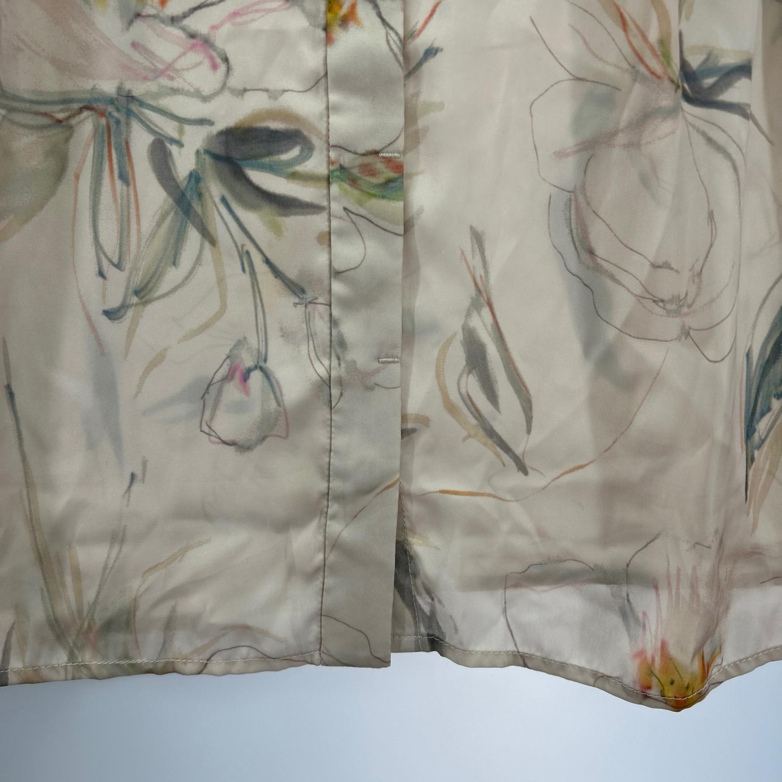 長袖Tシャツ 花柄 ベージュ