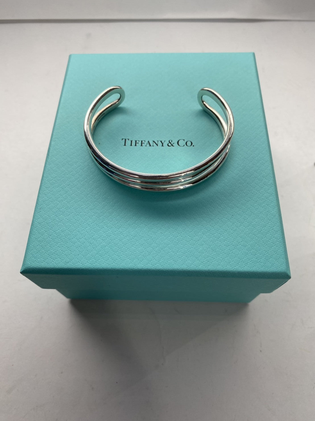 Tiffany&Co. ダイアゴナルバングル