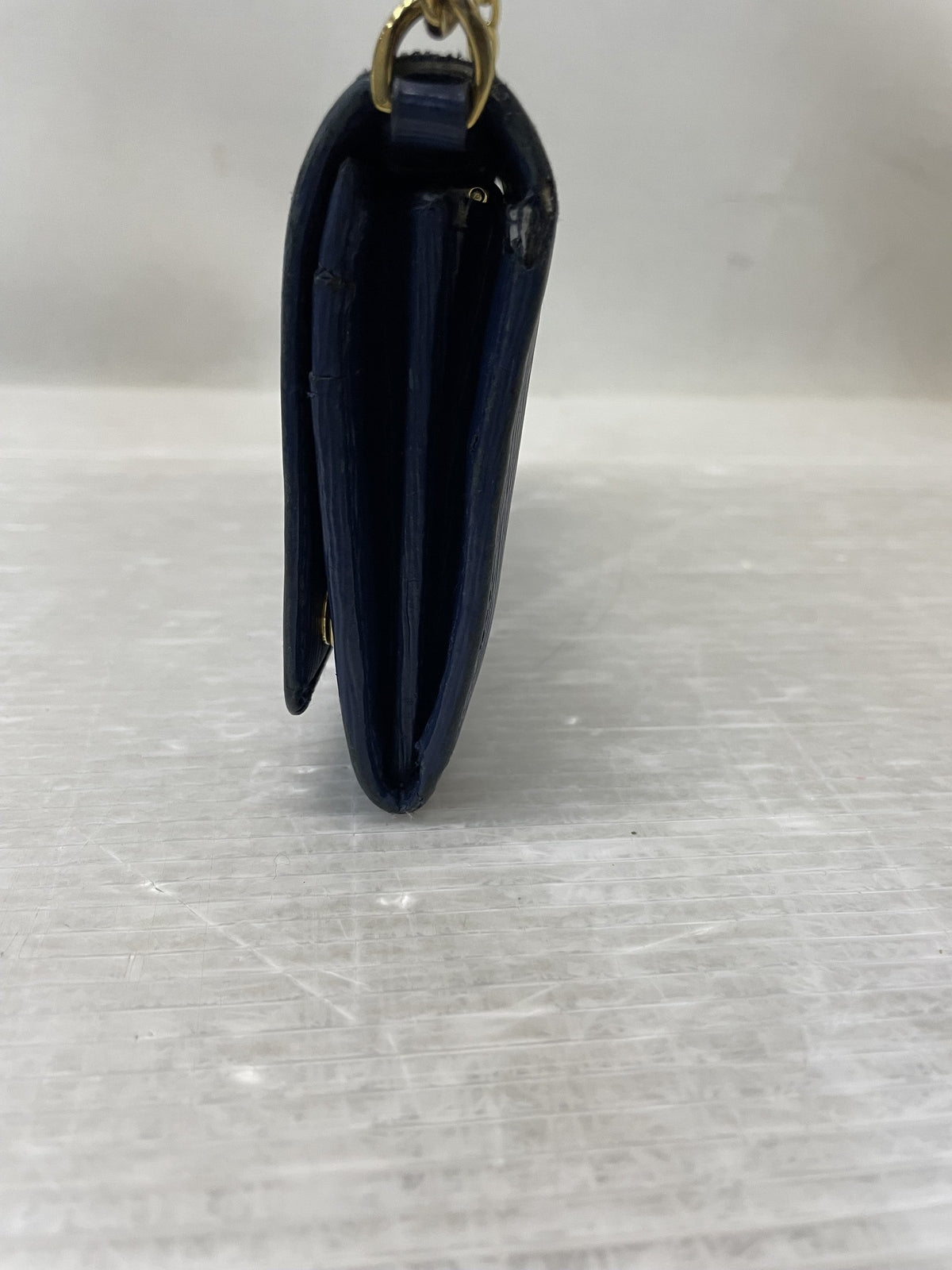 PRADA レザー チェーンウォレット 青