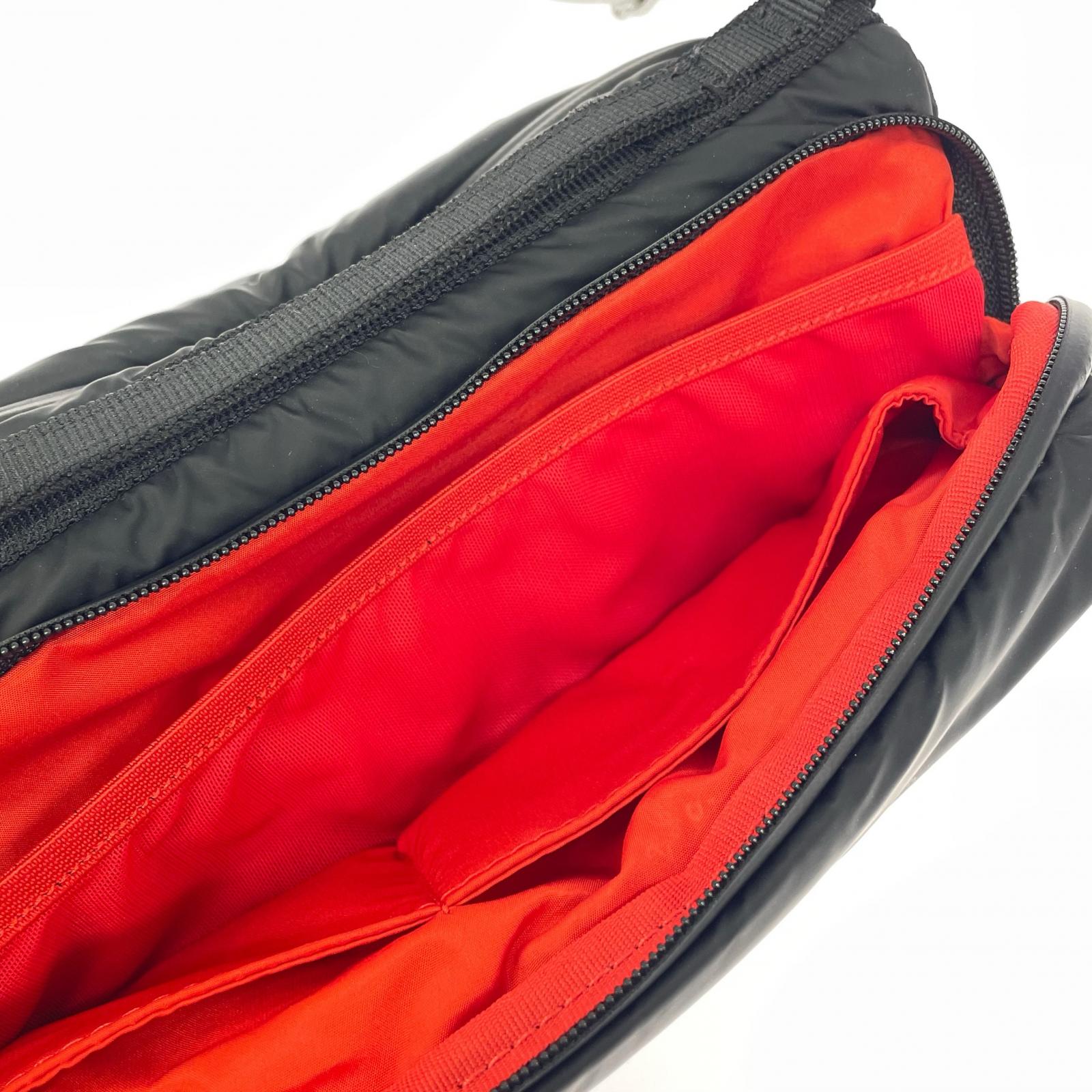 ショルダーバッグ topologie ボトルサコッシュ 黒 ブラック