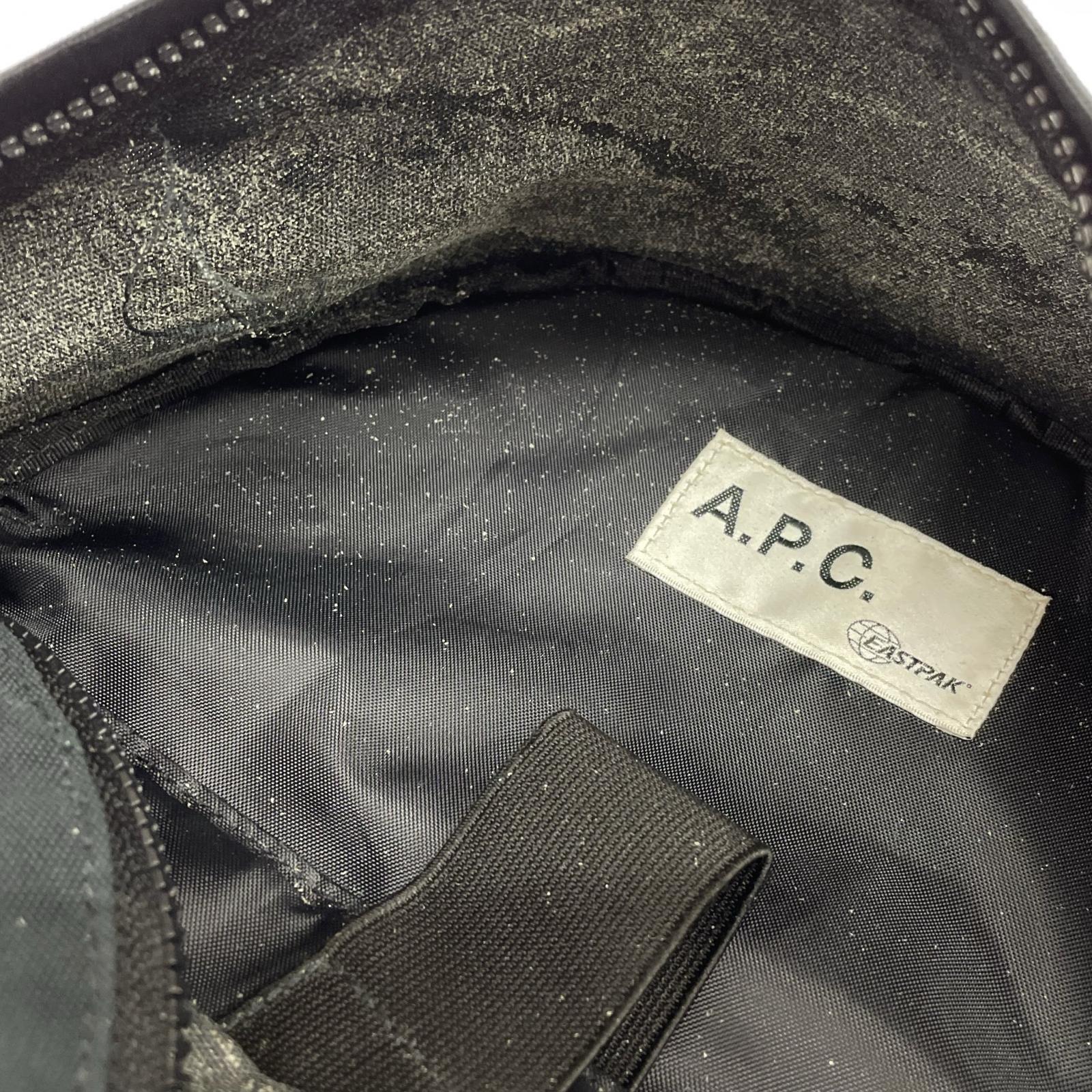 リュック・デイパック A.P.C. ブラック ブラック