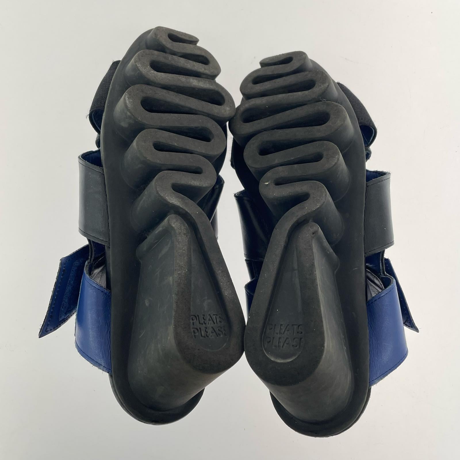 パンプス issey miyake サンダル 23.5 23.5cm (US5 1/2 UK5 EU37) ブラック