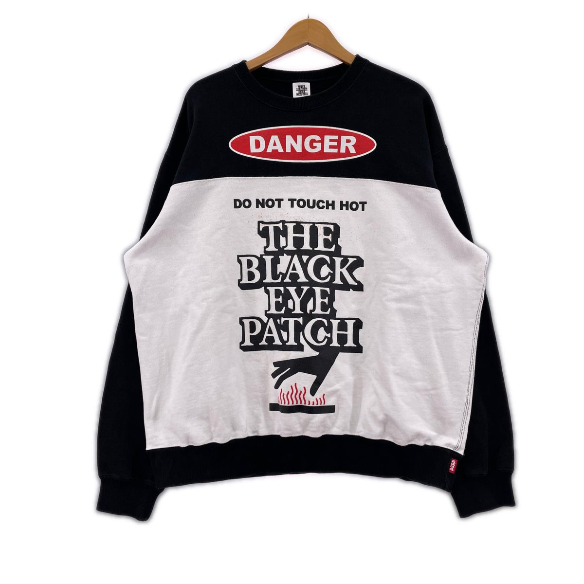 スウェット THE BLACK EYE PATCH ロゴ スウェット 黒 (XL) ブラック