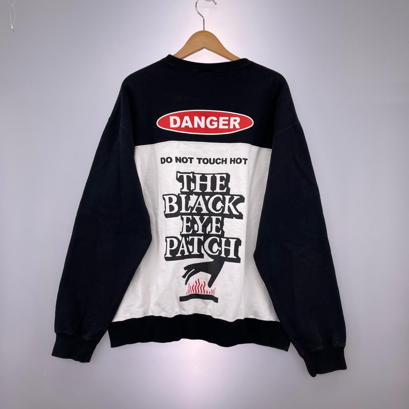 スウェット THE BLACK EYE PATCH ロゴ スウェット 黒 (XL) ブラック