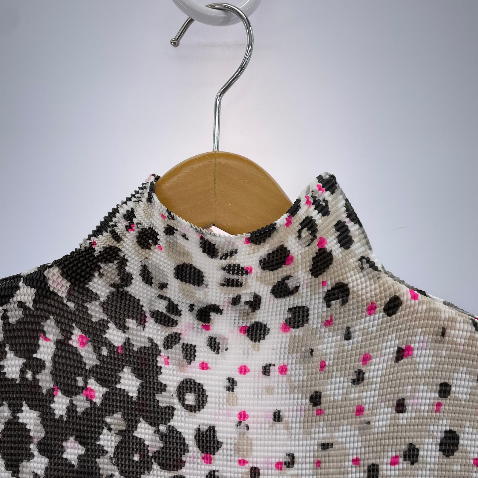 その他トップス me ISSEY MIYAKE レオパード プリーツカットソー