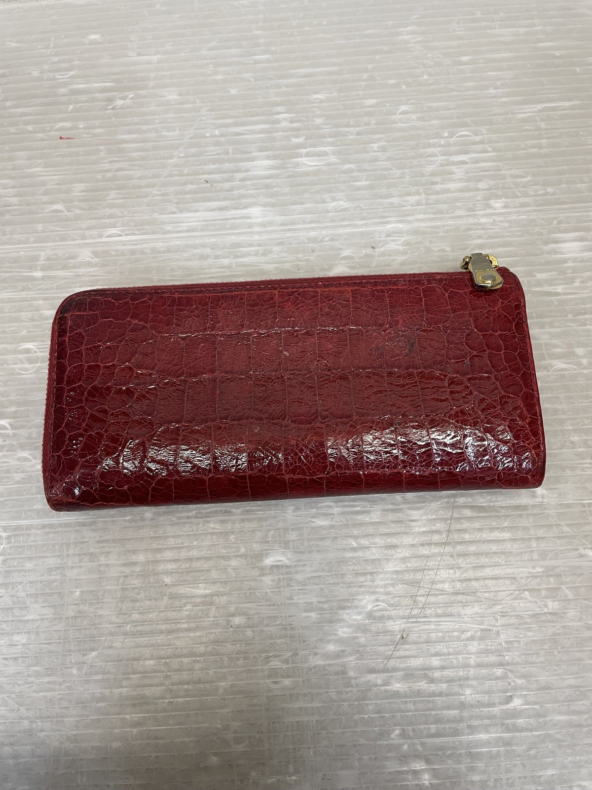 miumiu L字ジップ 型押し ロングウォレット 赤