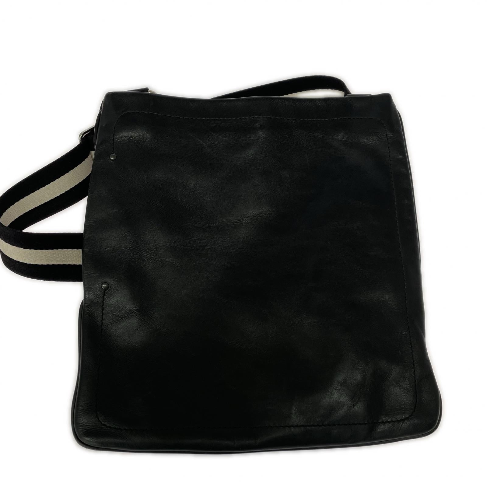 ショルダーバッグ BALLY レザーショルダーバッグ 黒 ブラック