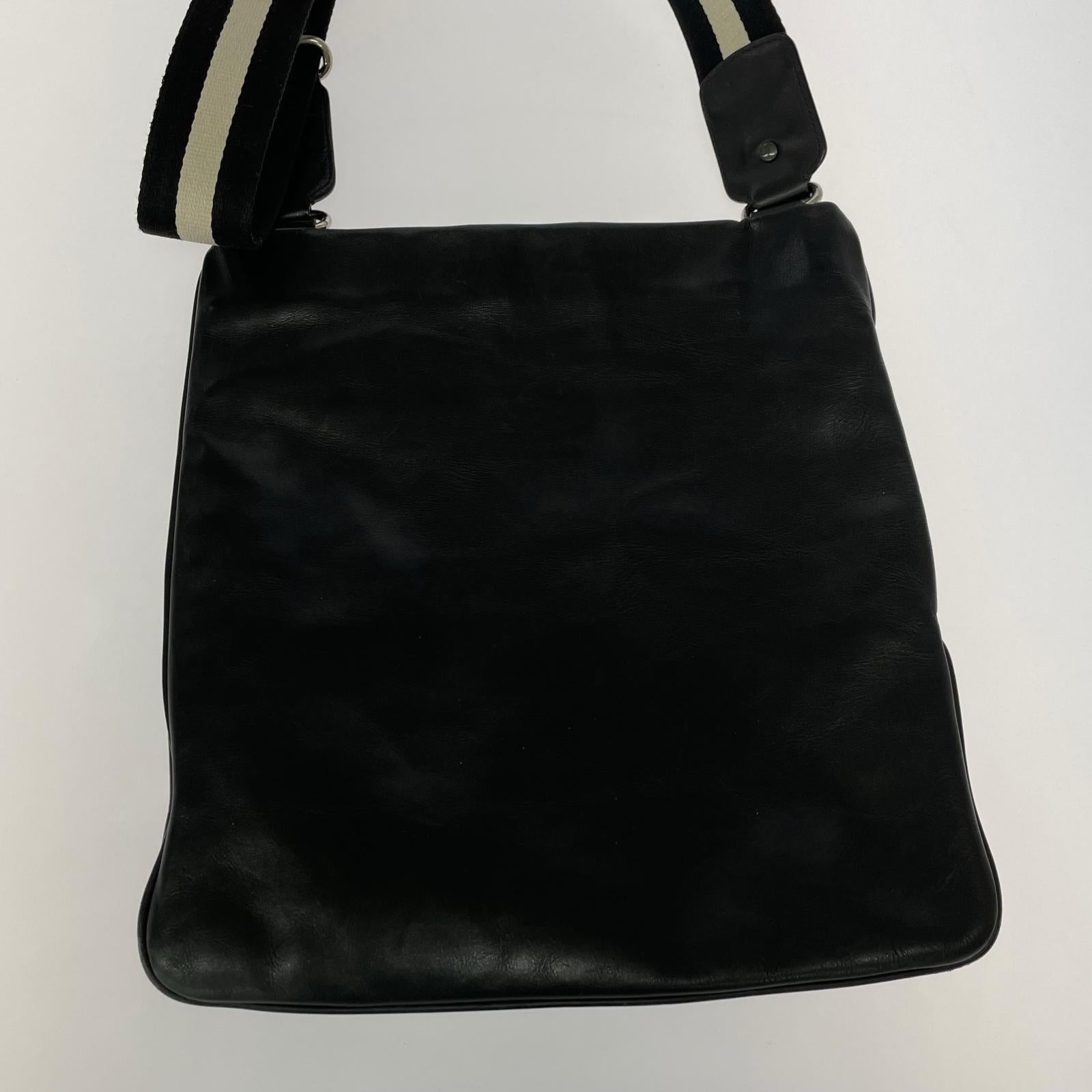 ショルダーバッグ BALLY レザーショルダーバッグ 黒 ブラック