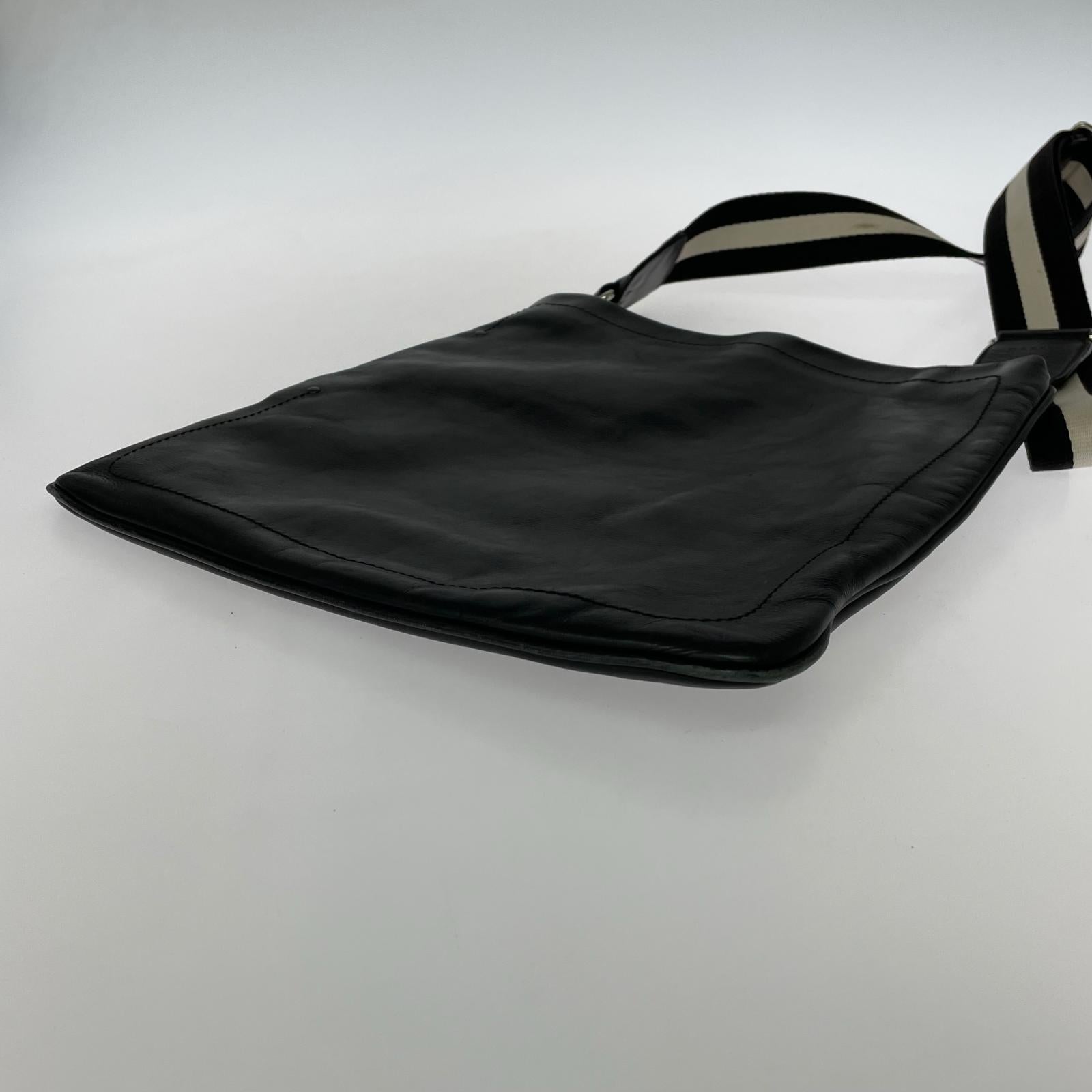 ショルダーバッグ BALLY レザーショルダーバッグ 黒 ブラック
