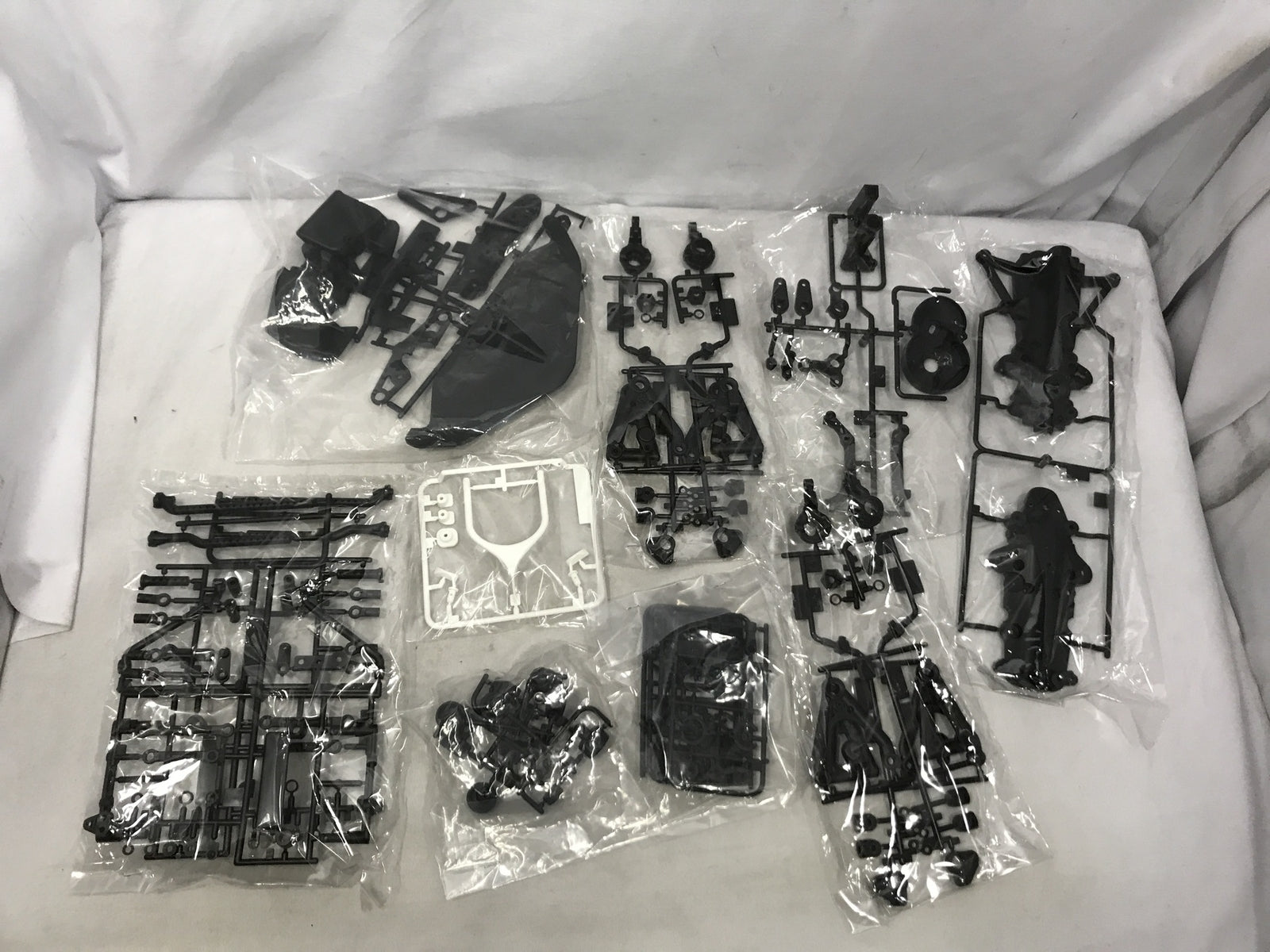 S.H.MonsterArts モスラ(幼虫)&バトラ(幼虫)セット フィギュア/グッズ
