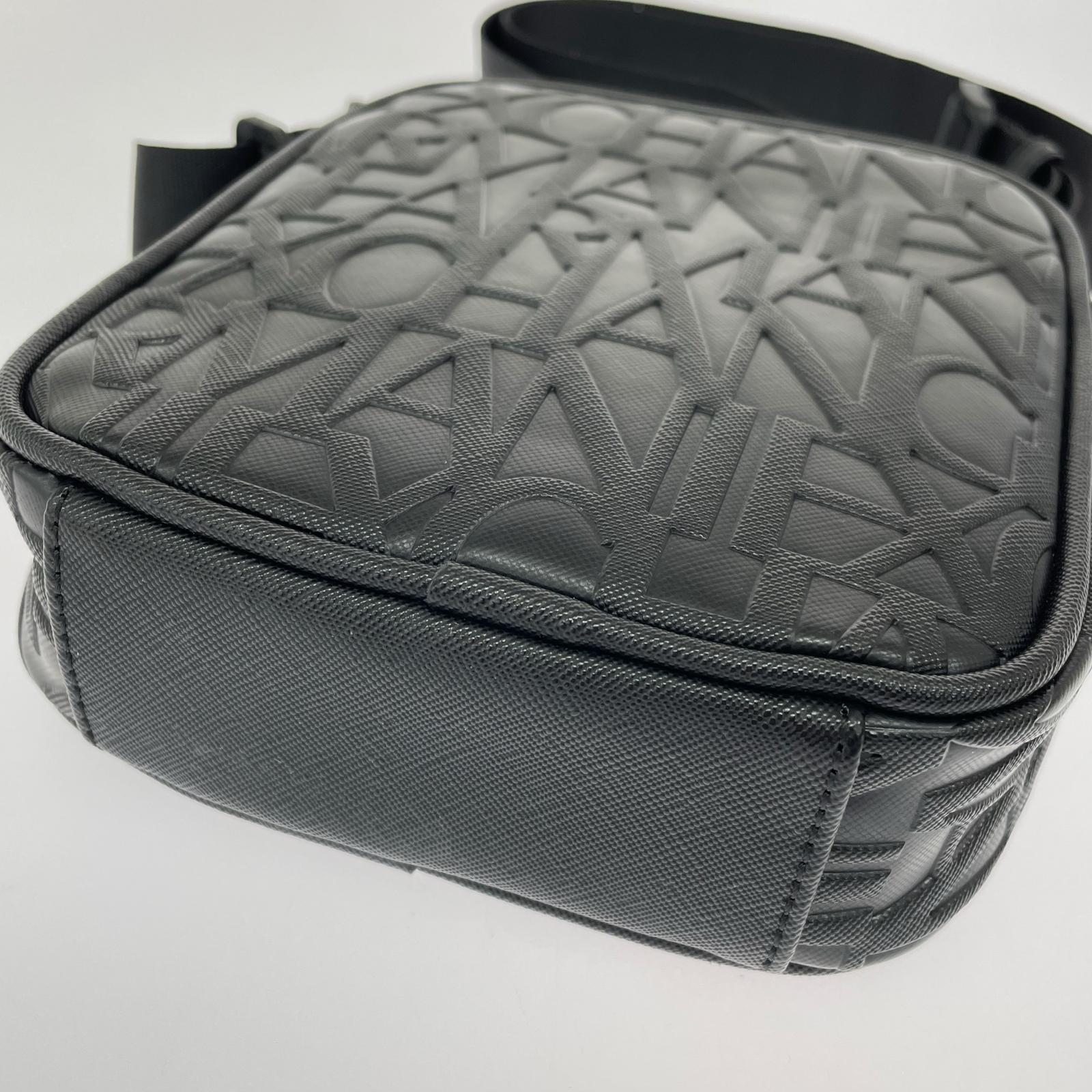 ショルダーバッグ ARMANI EXCHANGE ブラック