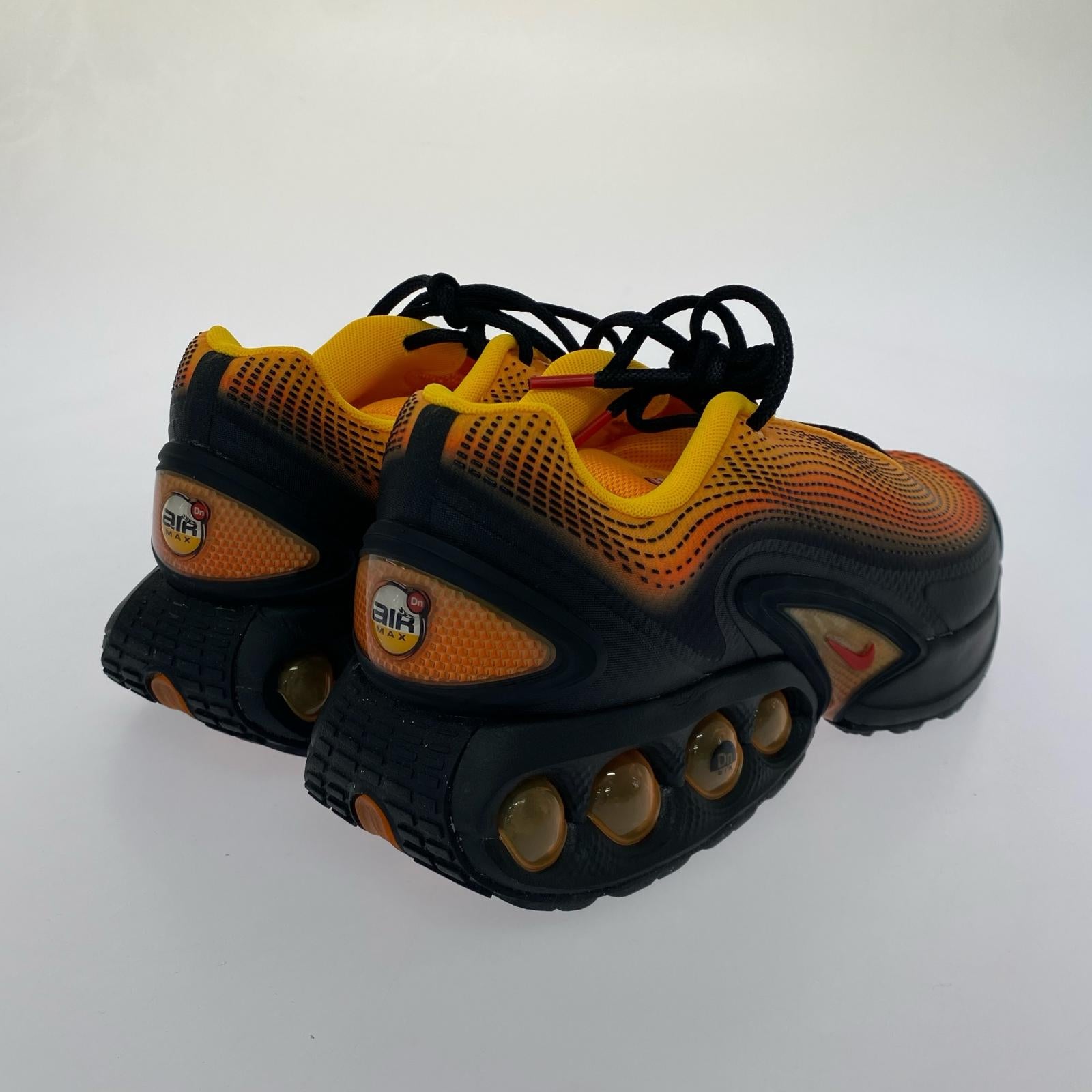 スニーカー Air Max DN SE Laser Orange (30.0) HM0810-800 30cm (US12 UK11 1/2 EU50) オレンジ