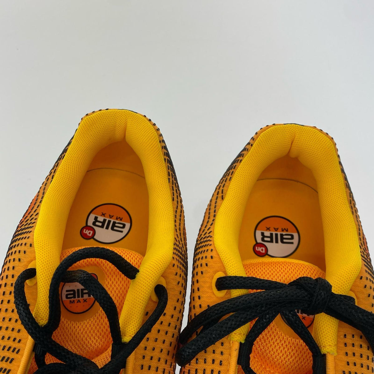 スニーカー Air Max DN SE Laser Orange (30.0) HM0810-800 30cm (US12 UK11 1/2 EU50) オレンジ