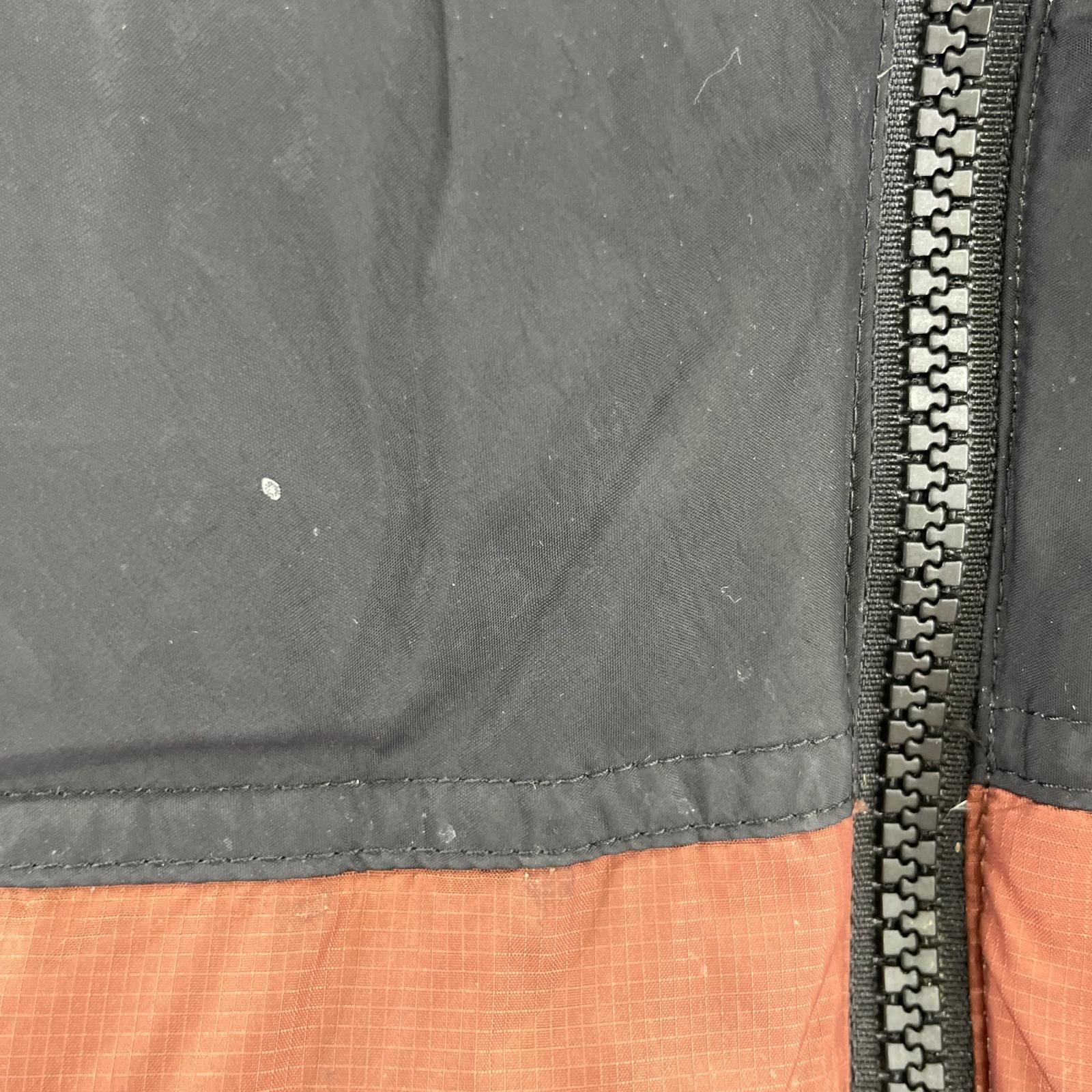 ダウンベスト NUPTSE VEST