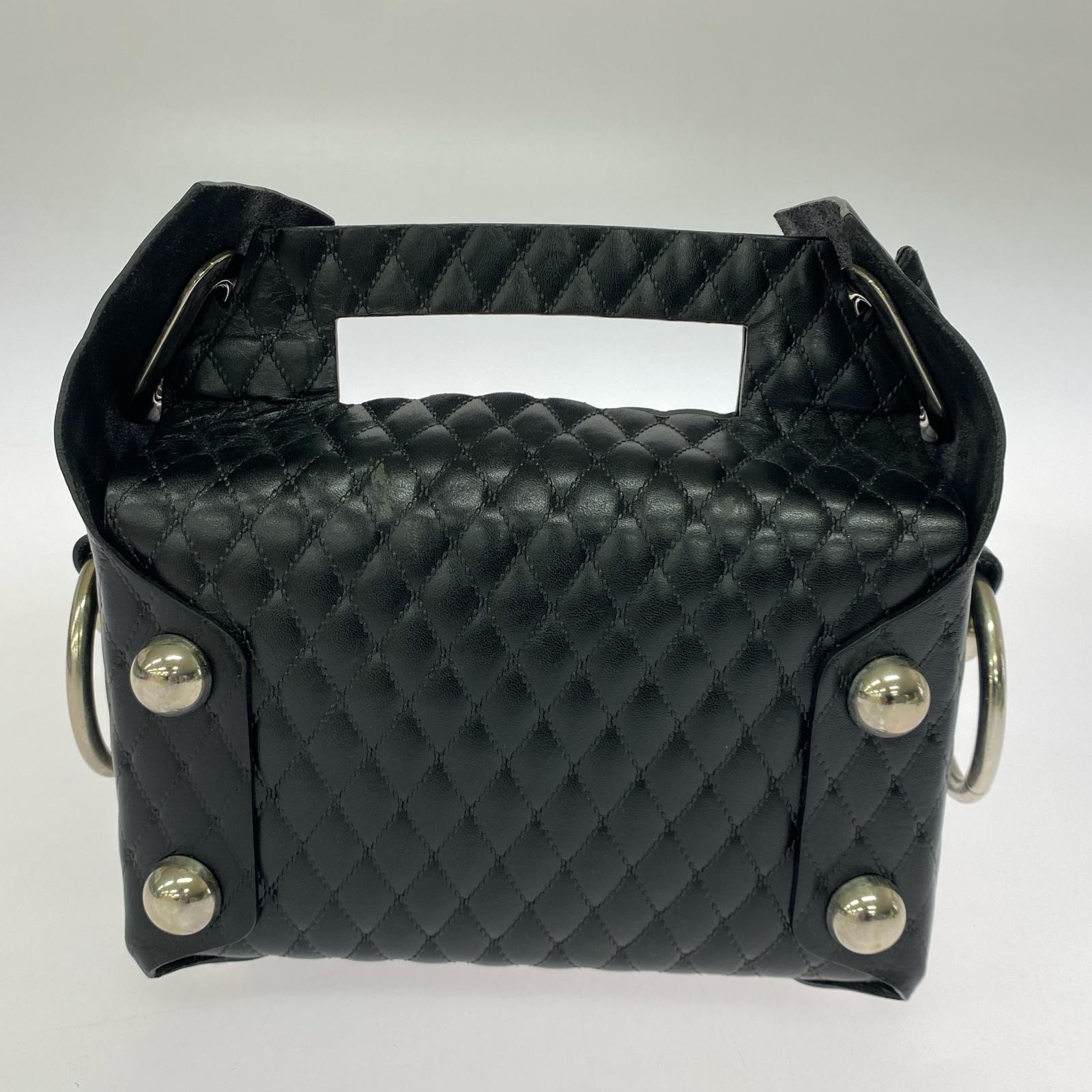 その他バッグ LEATHER CAKE BAG ブラック ブラック