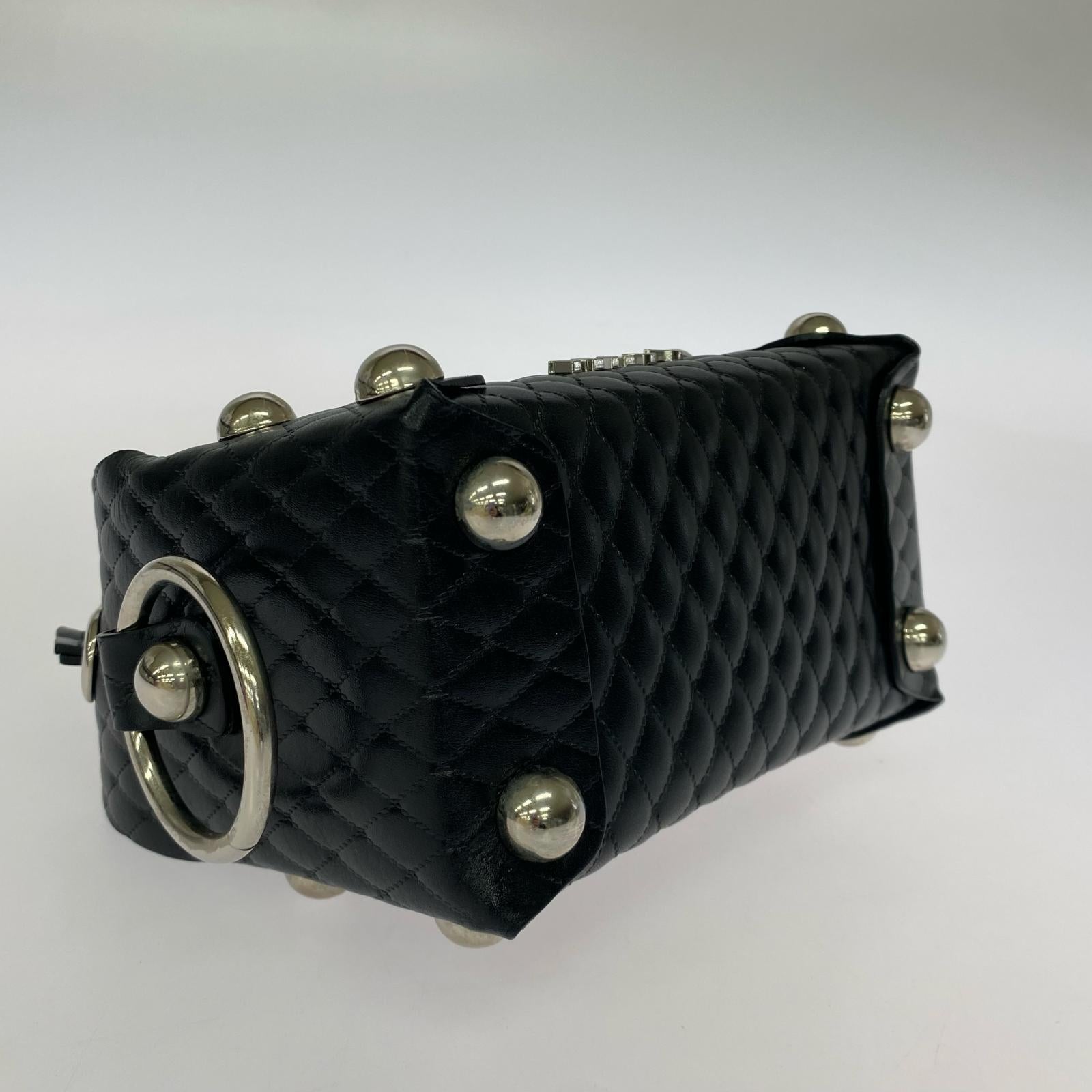 その他バッグ LEATHER CAKE BAG ブラック ブラック