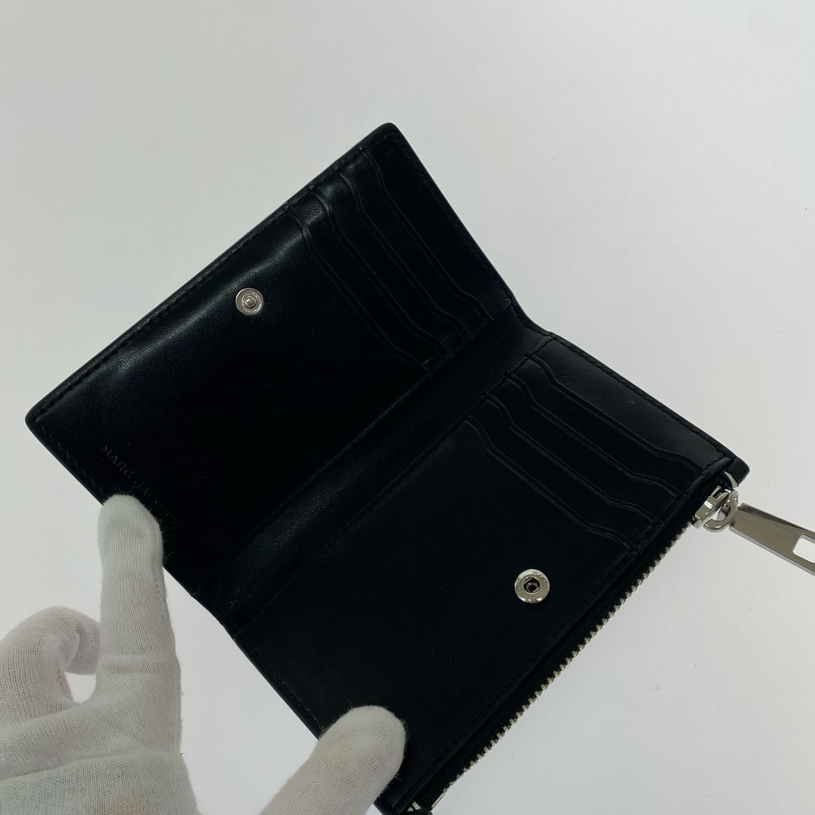コンパクトウォレット シグネチャー 二つ折り財布
