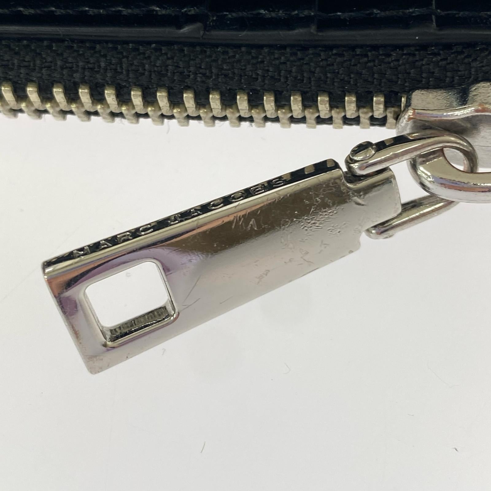 コンパクトウォレット シグネチャー 二つ折り財布