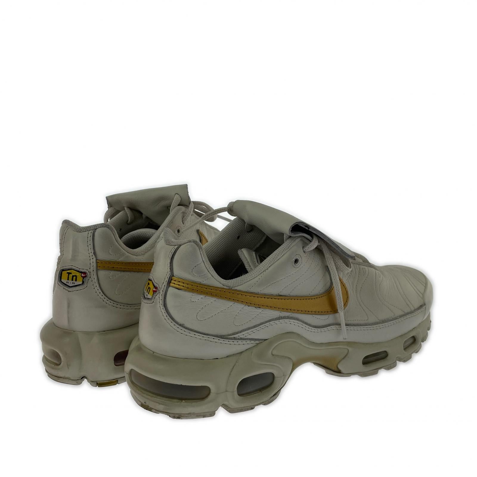 スニーカー AIR MAX PLUS TIEMPO (27.0) 27cm (US9 UK8 1/2 EU44) ホワイト