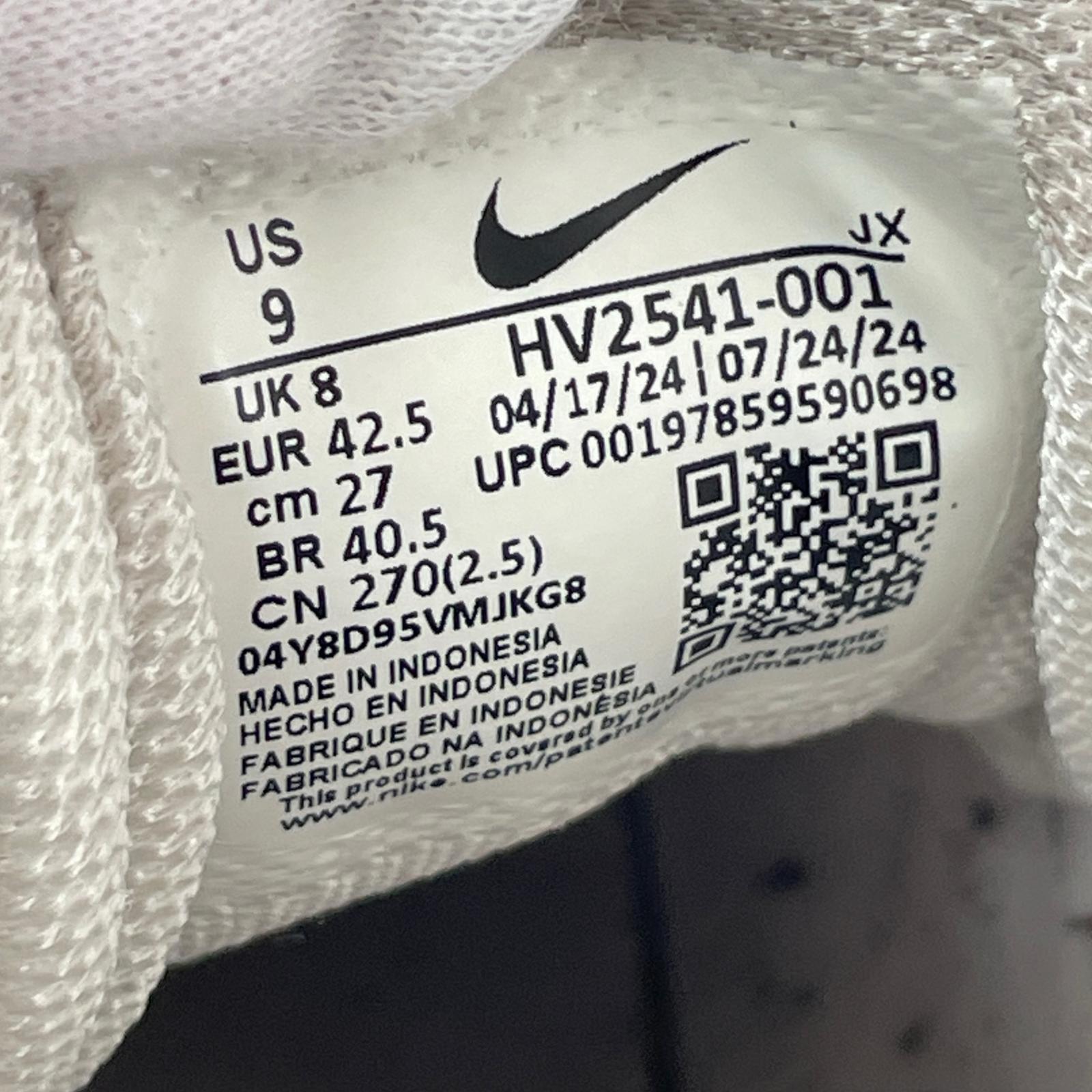 スニーカー AIR MAX PLUS TIEMPO (27.0) 27cm (US9 UK8 1/2 EU44) ホワイト