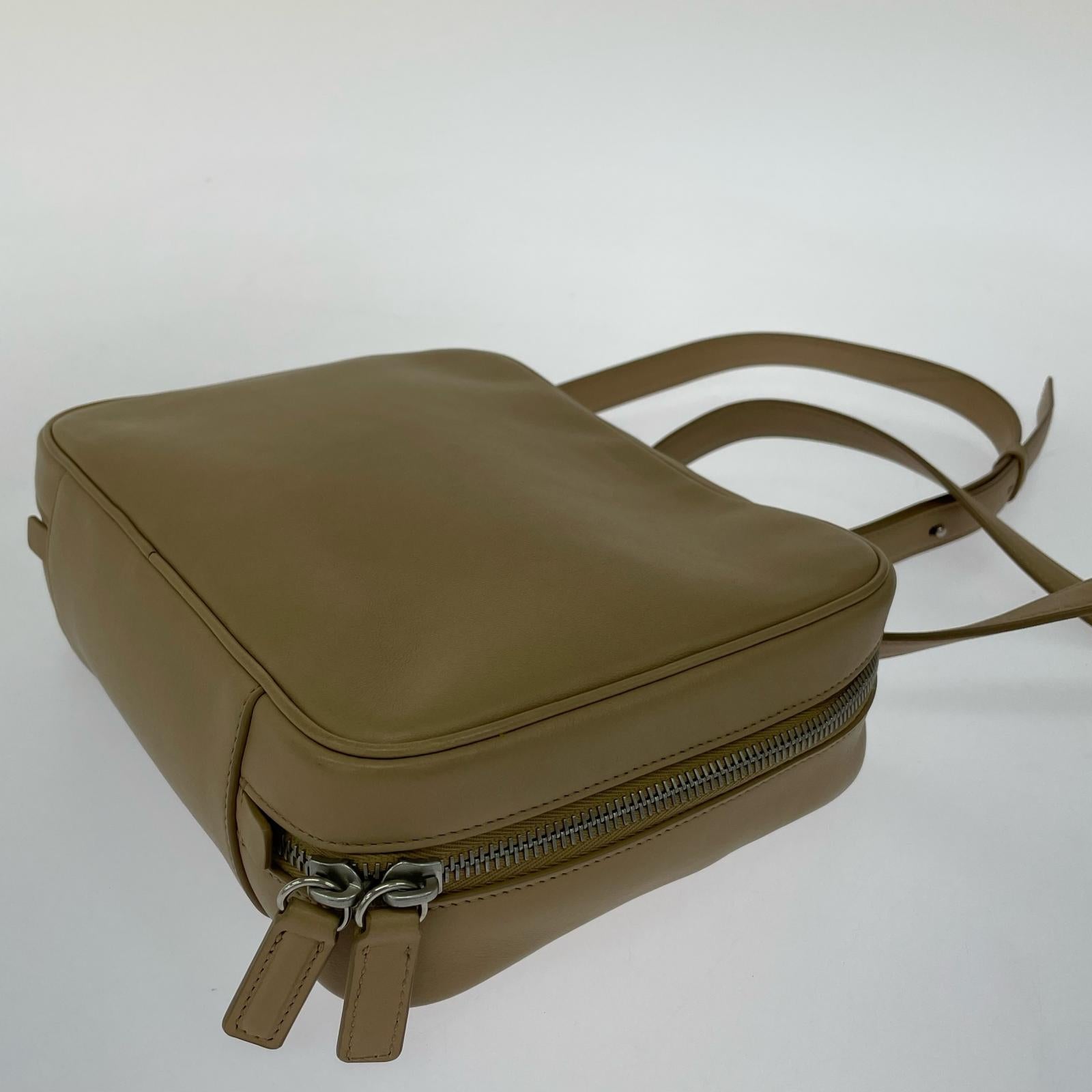 ショルダーバッグ JIL SANDER スクエア レザーショルダーバッグ ベージュ ベージュ