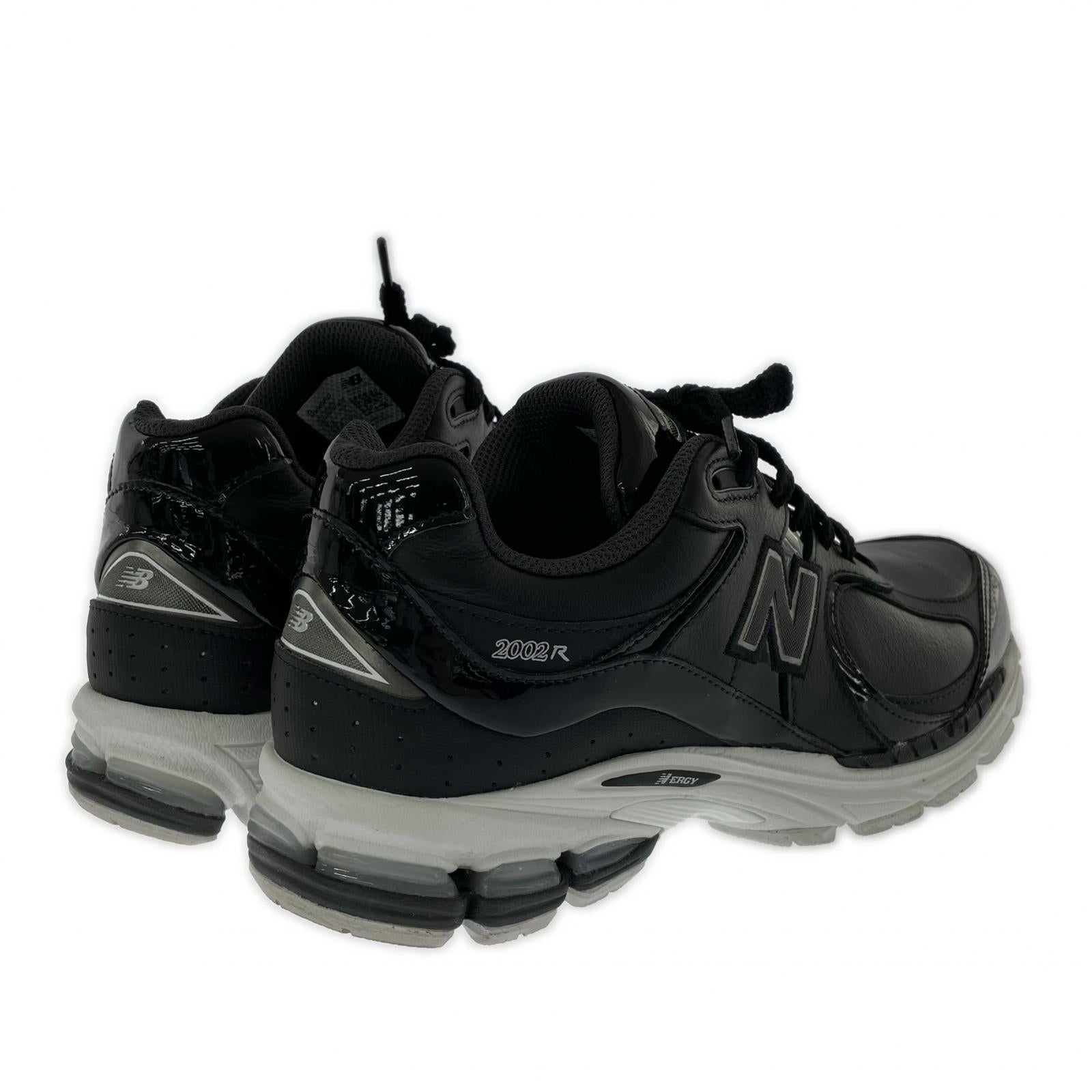スニーカー U2002RD (26.0) 26cm (US8 UK7 1/2 EU42) ブラック