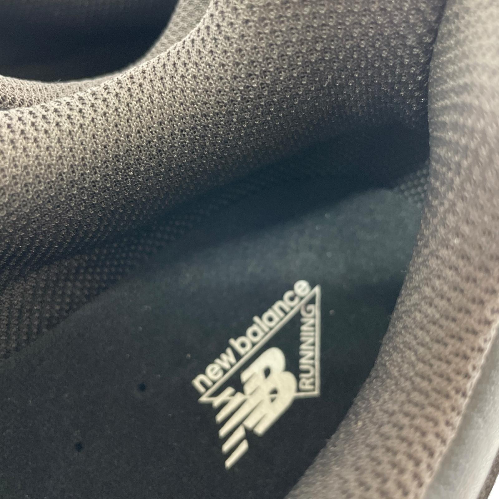 スニーカー U2002RD (26.0) 26cm (US8 UK7 1/2 EU42) ブラック