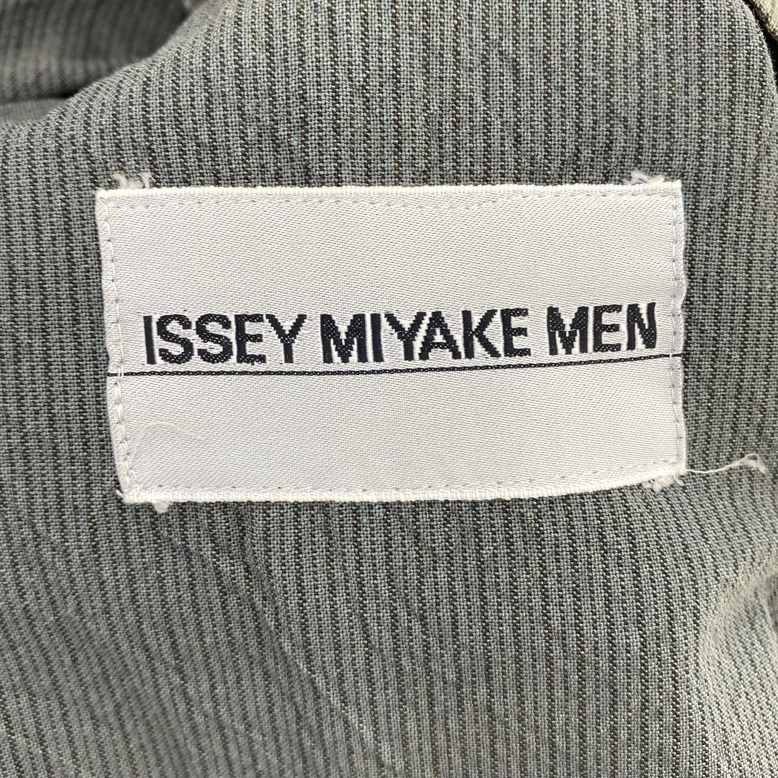 テーラードジャケット ISSEY MIYAKE ストライプ 2Bジャケット 2 グレー 2