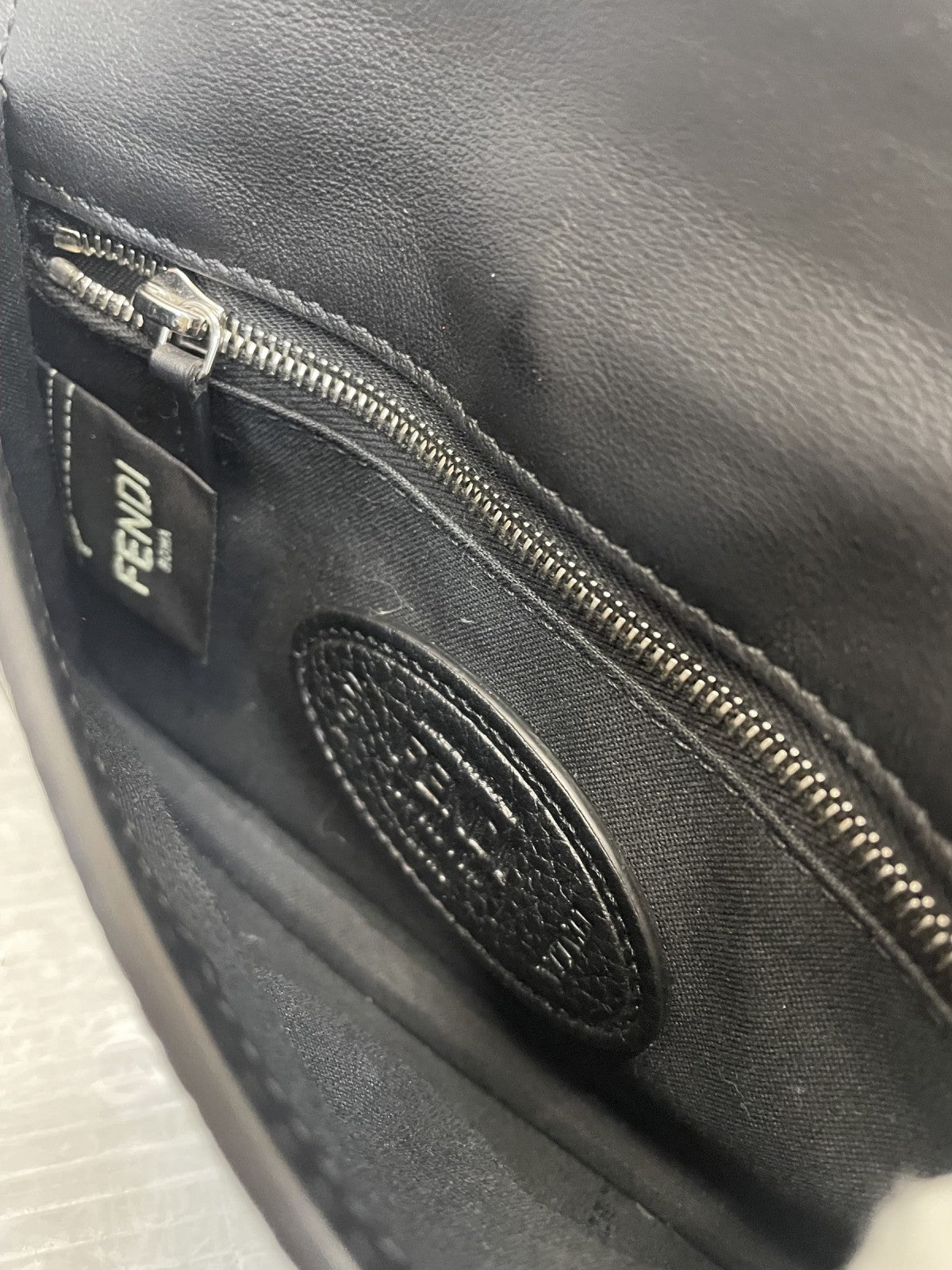 FENDI セレリア バゲットスリムクラッチ ウォレットバッグ ブラック