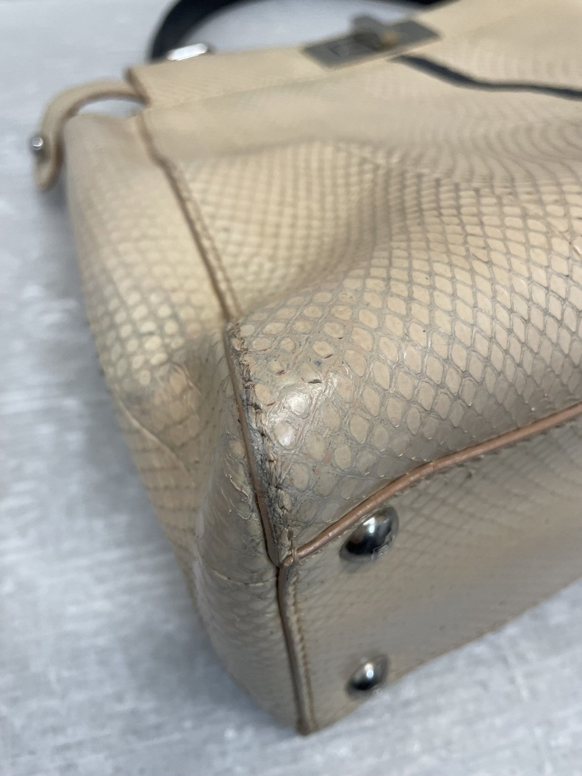 FENDI パイソン ピーカブー 2WAYバッグ ベージュ