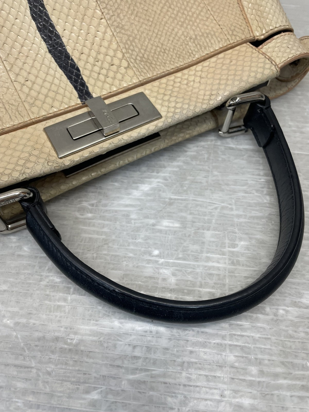 FENDI パイソン ピーカブー 2WAYバッグ ベージュ