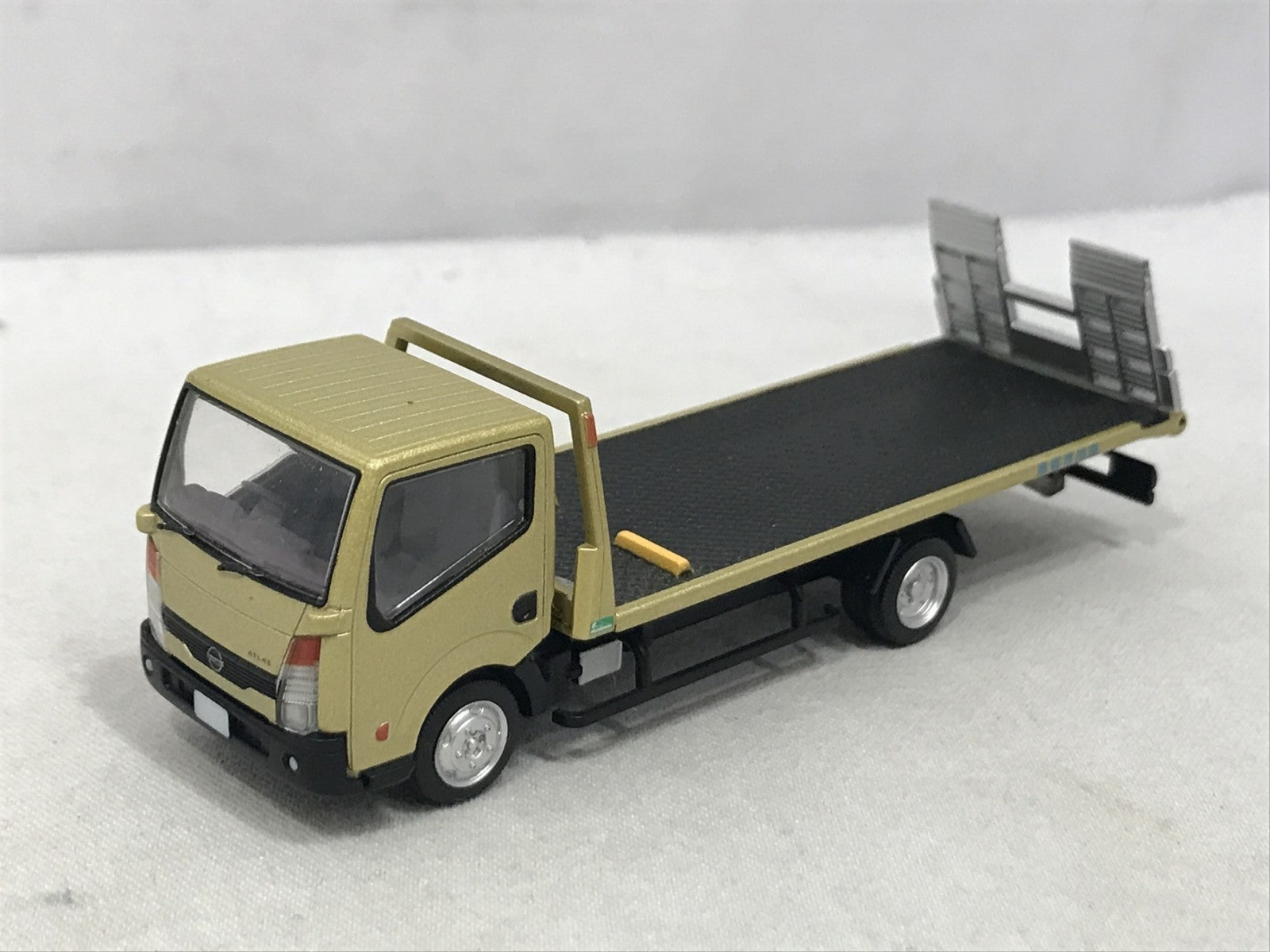 LV-N144c 日産アトラス 花見台自動車 トミカ