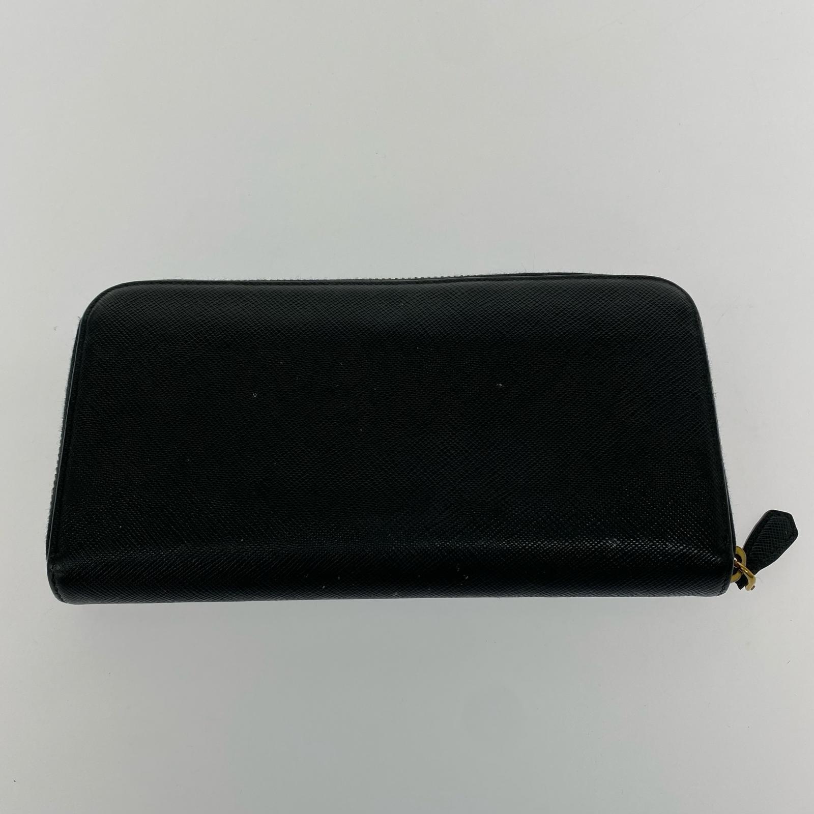 PRADA サフィアーノレザー トライアングルプレート 長財布 黒