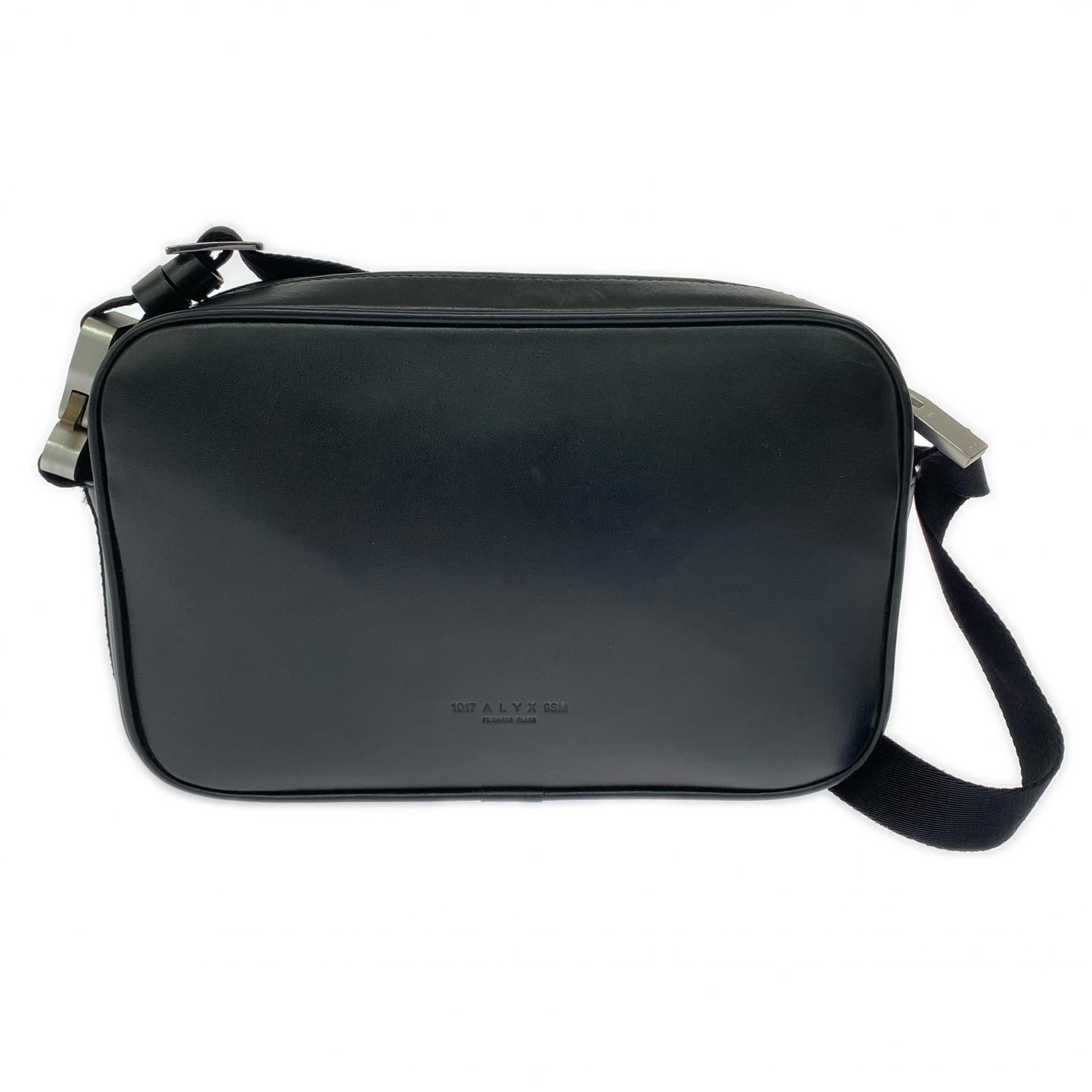 ボディバッグ BUCKLE CROSSBODY BAG ブラック