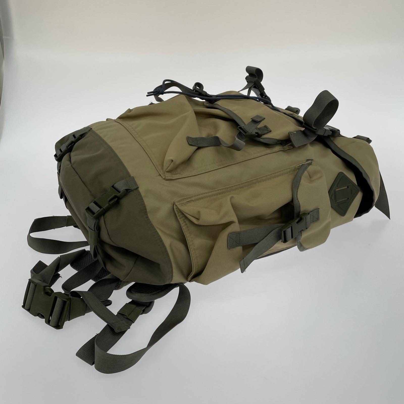 リュック・デイパック コンチネンタルバックパック ベージュ 33L ベージュ