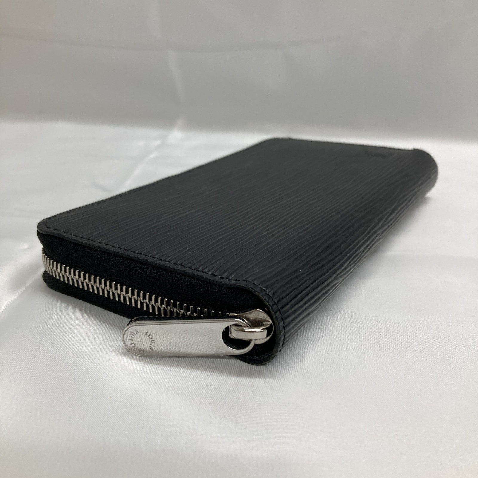 M61857 エピ ジッピーウォレット 黒