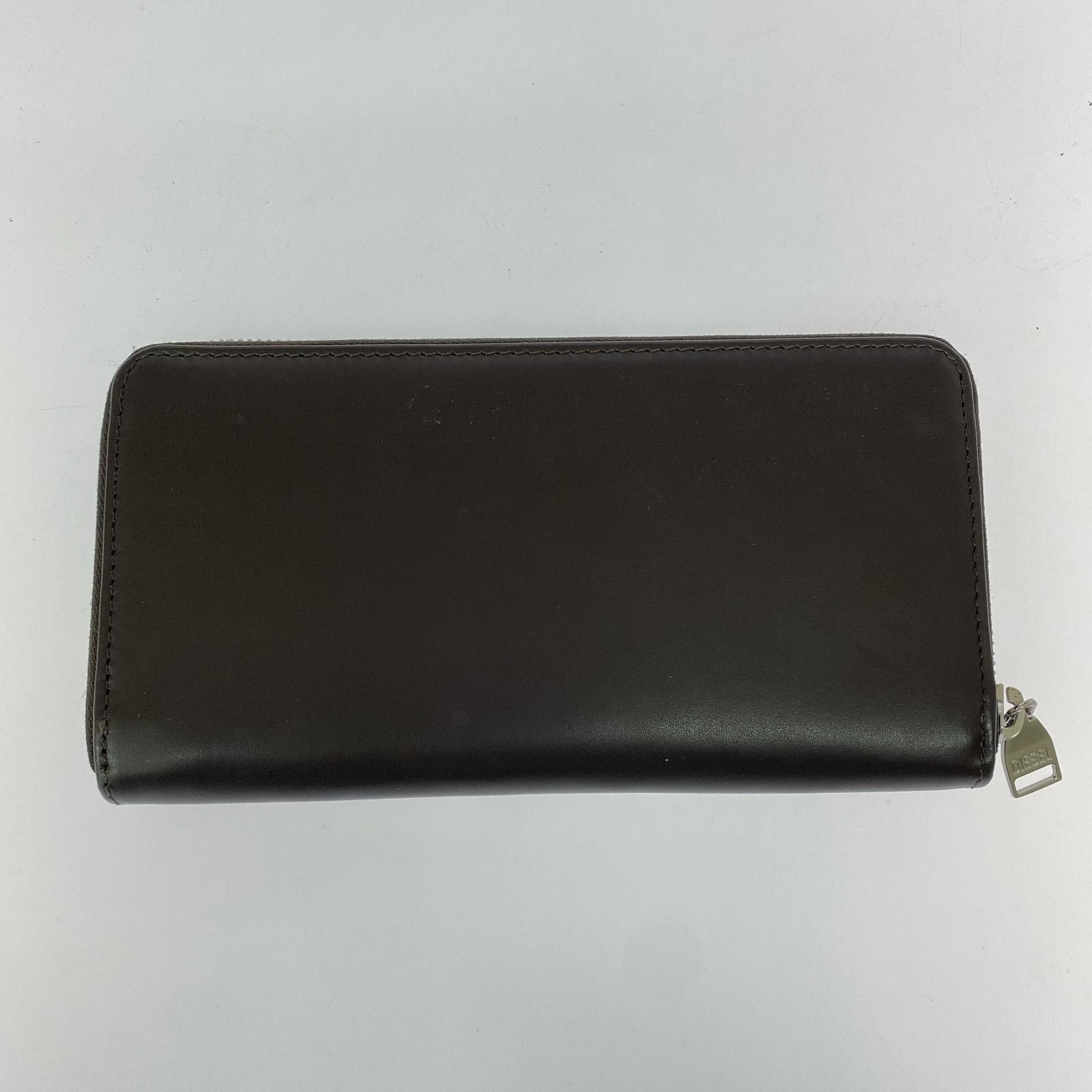 長財布 カウレザー Dロゴ ラウンドジッピーウォレット ブラウン