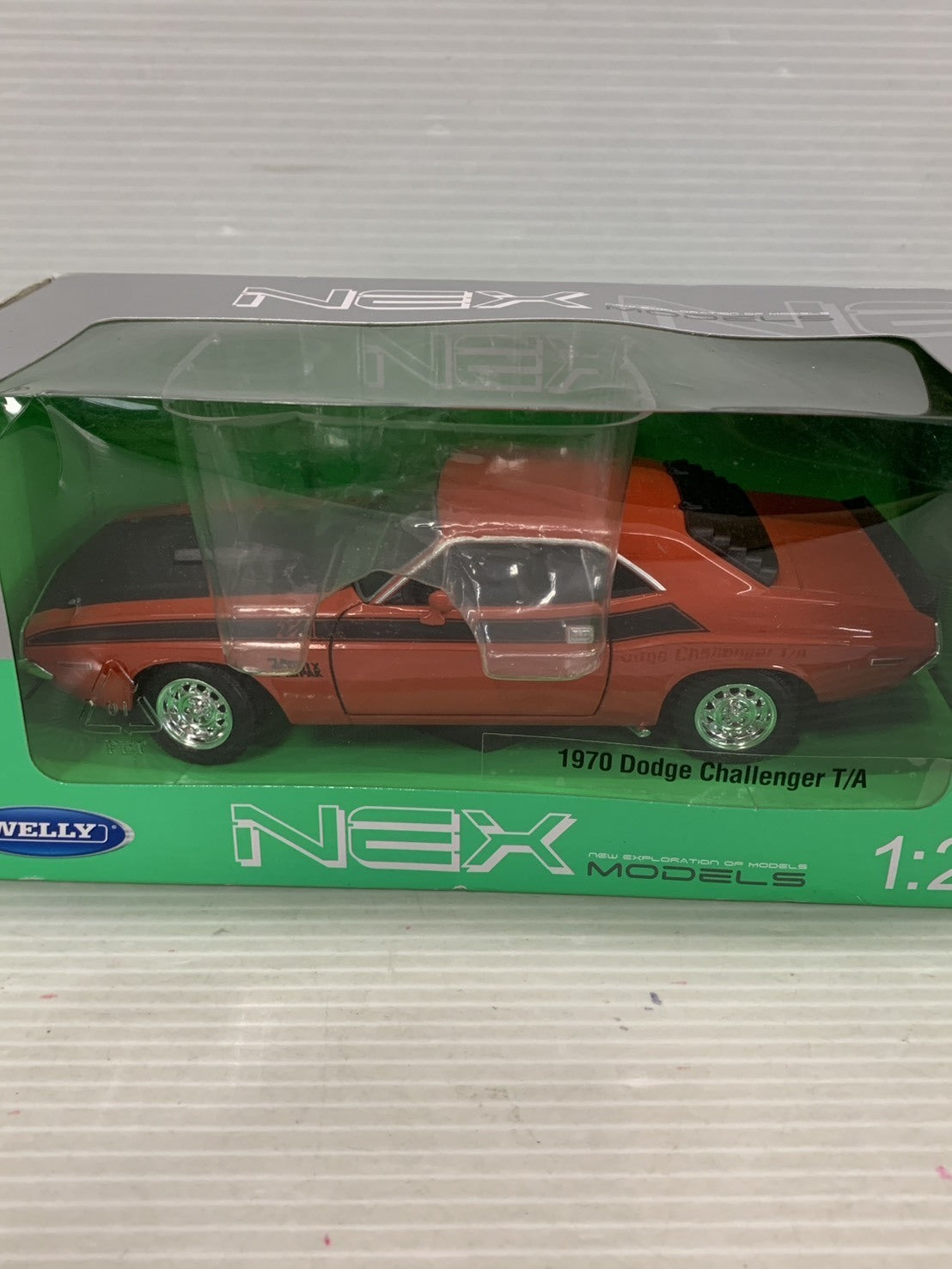 WELLY NEXモデル 1970 ダッジチャージャー T/A スケールカー