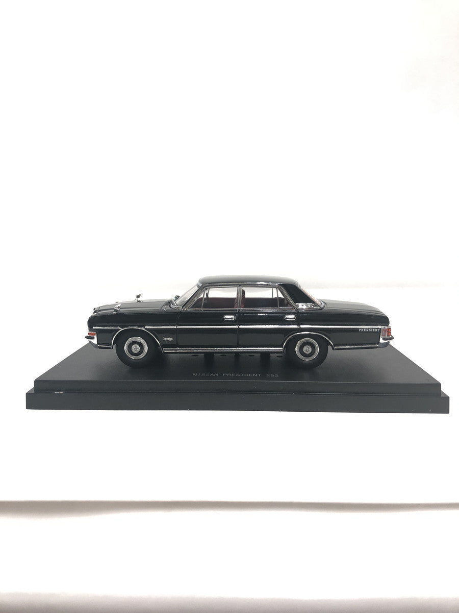 1/43 EBBRO プレジデント 252 ブラック スケールカー