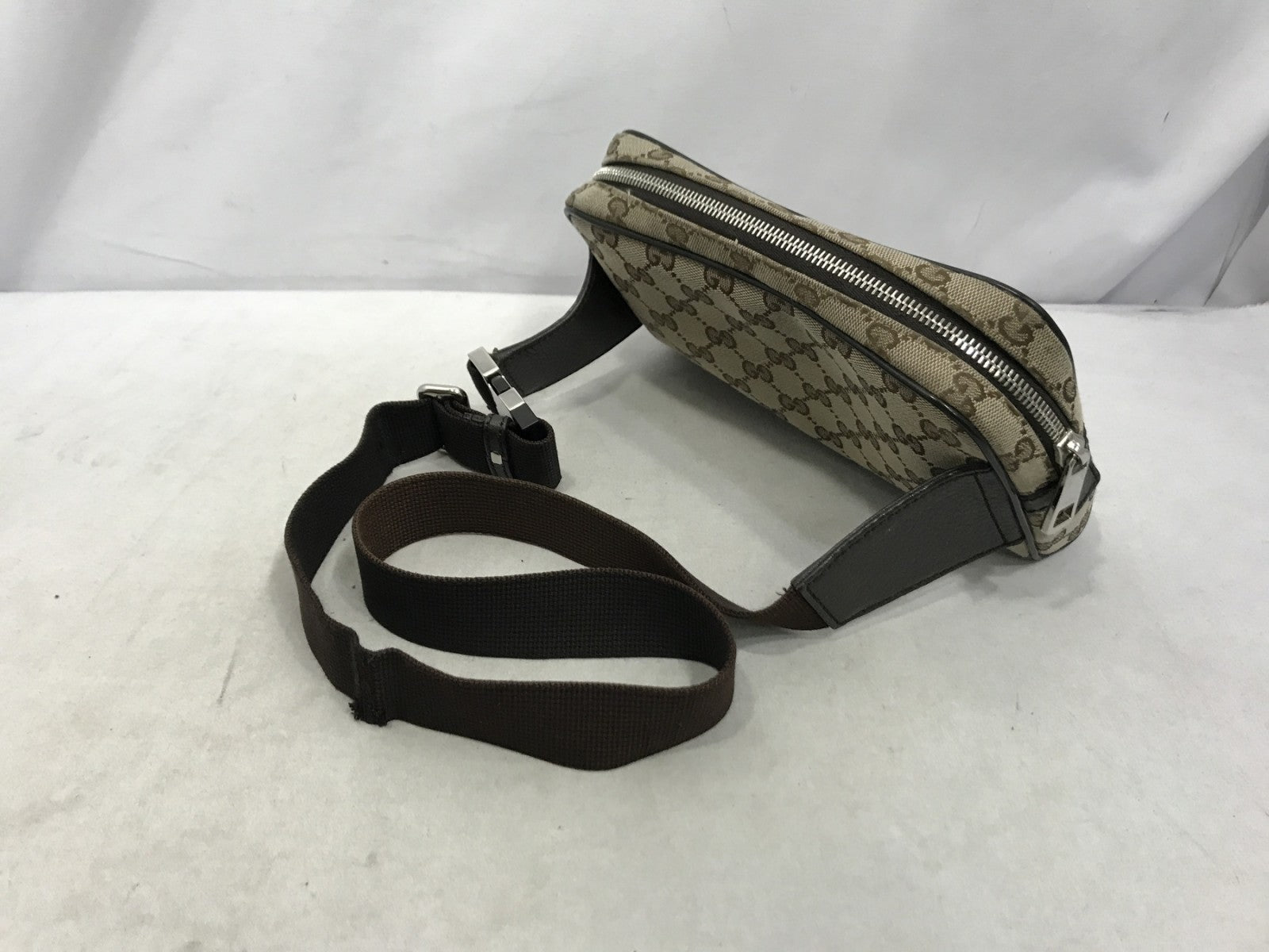 GUCCI GGキャンバス ボディバッグ 449174