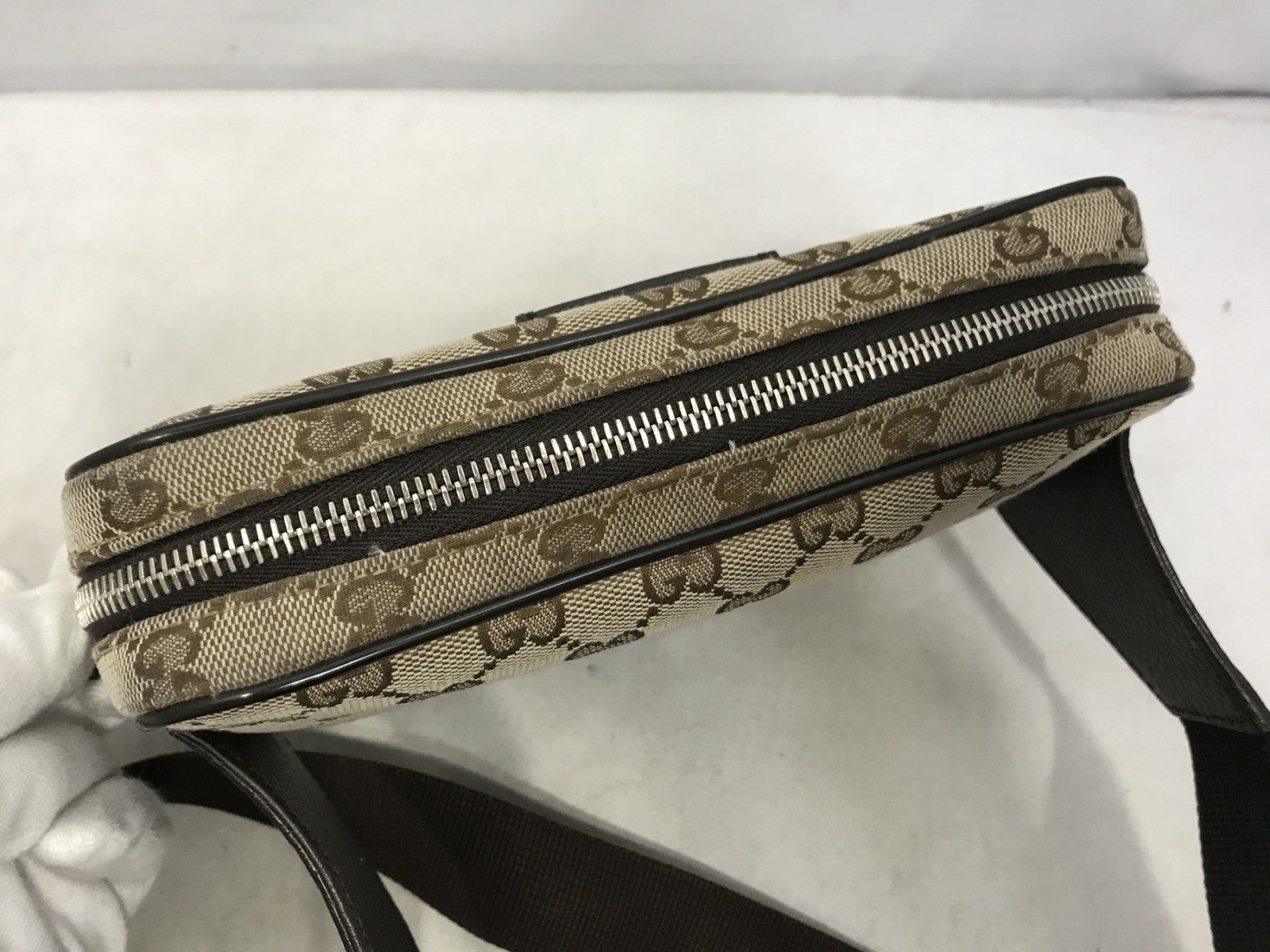 GUCCI GGキャンバス ボディバッグ 449174