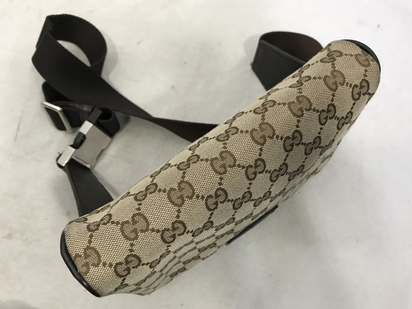 GUCCI GGキャンバス ボディバッグ 449174
