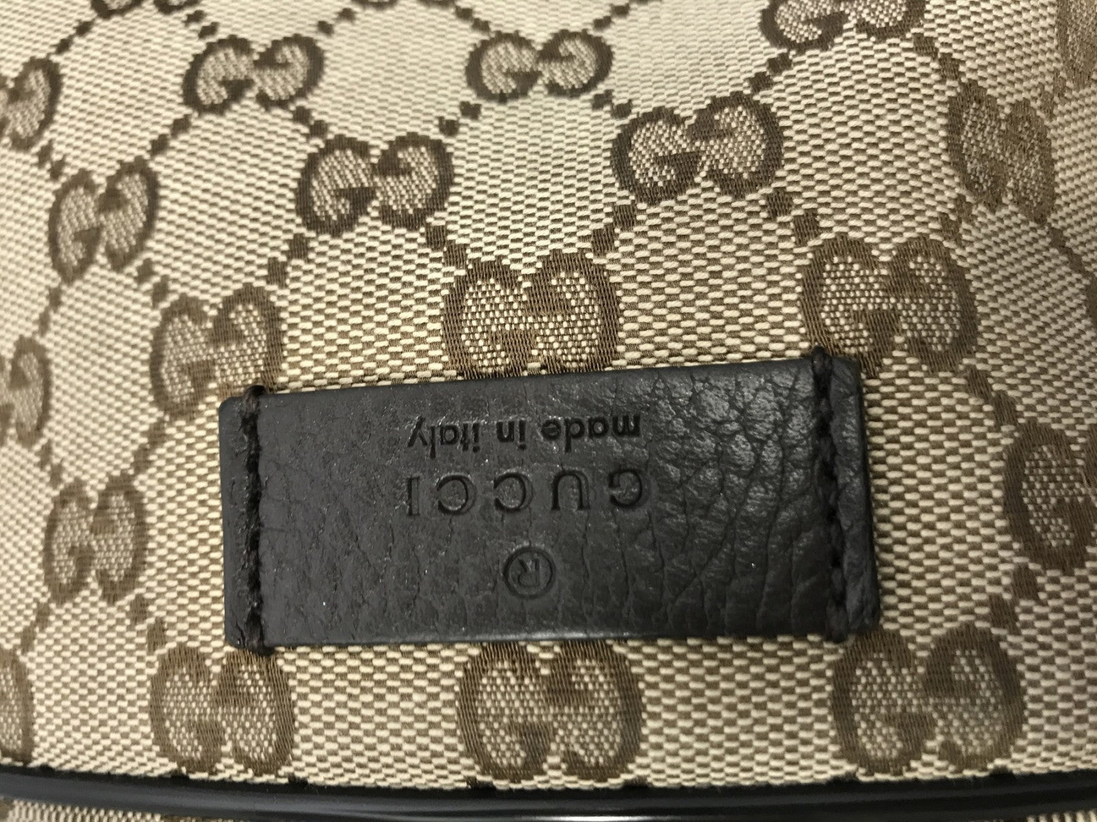GUCCI GGキャンバス ボディバッグ 449174