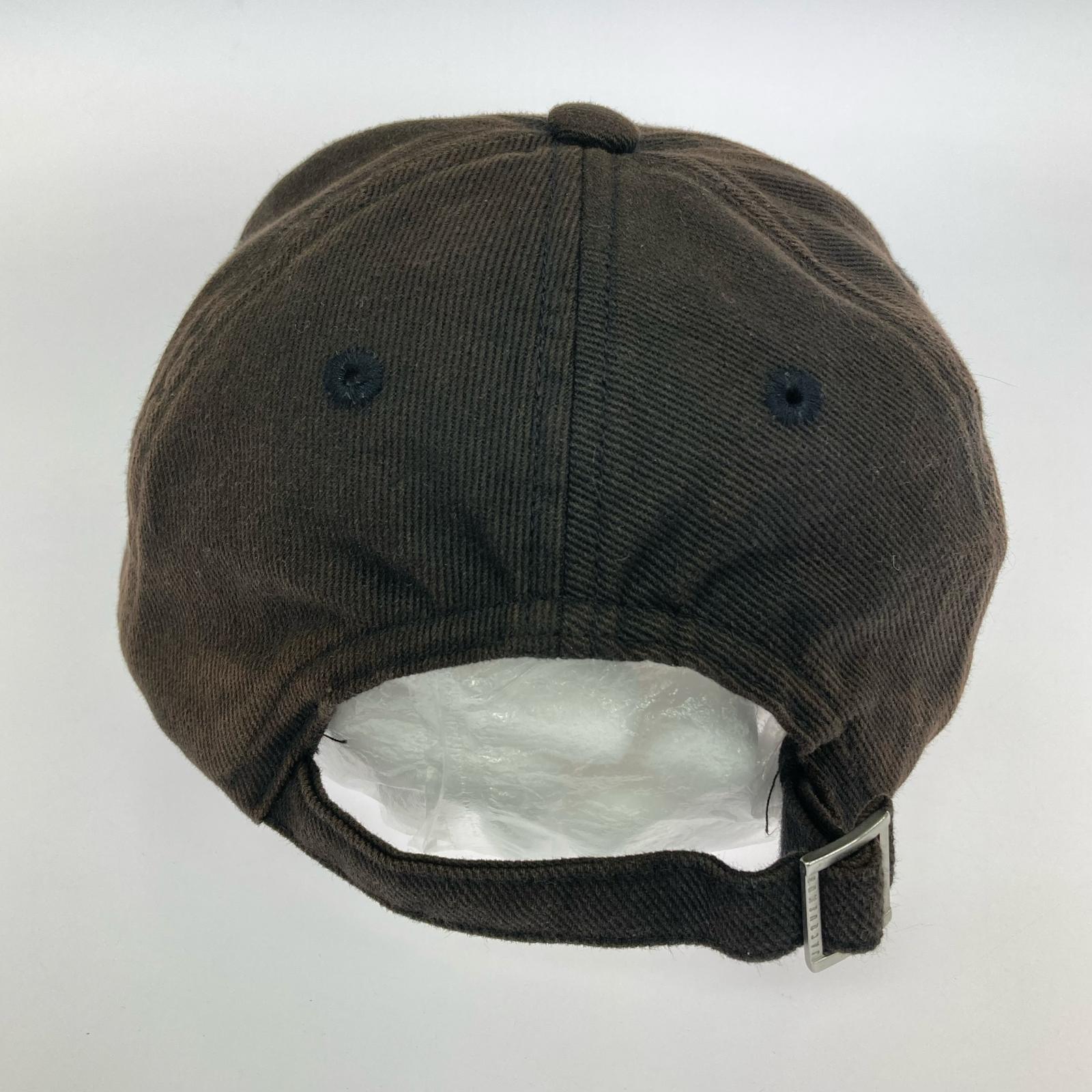 キャップ JACQUEMUS ベースボールキャップ メタルロゴ ブラック