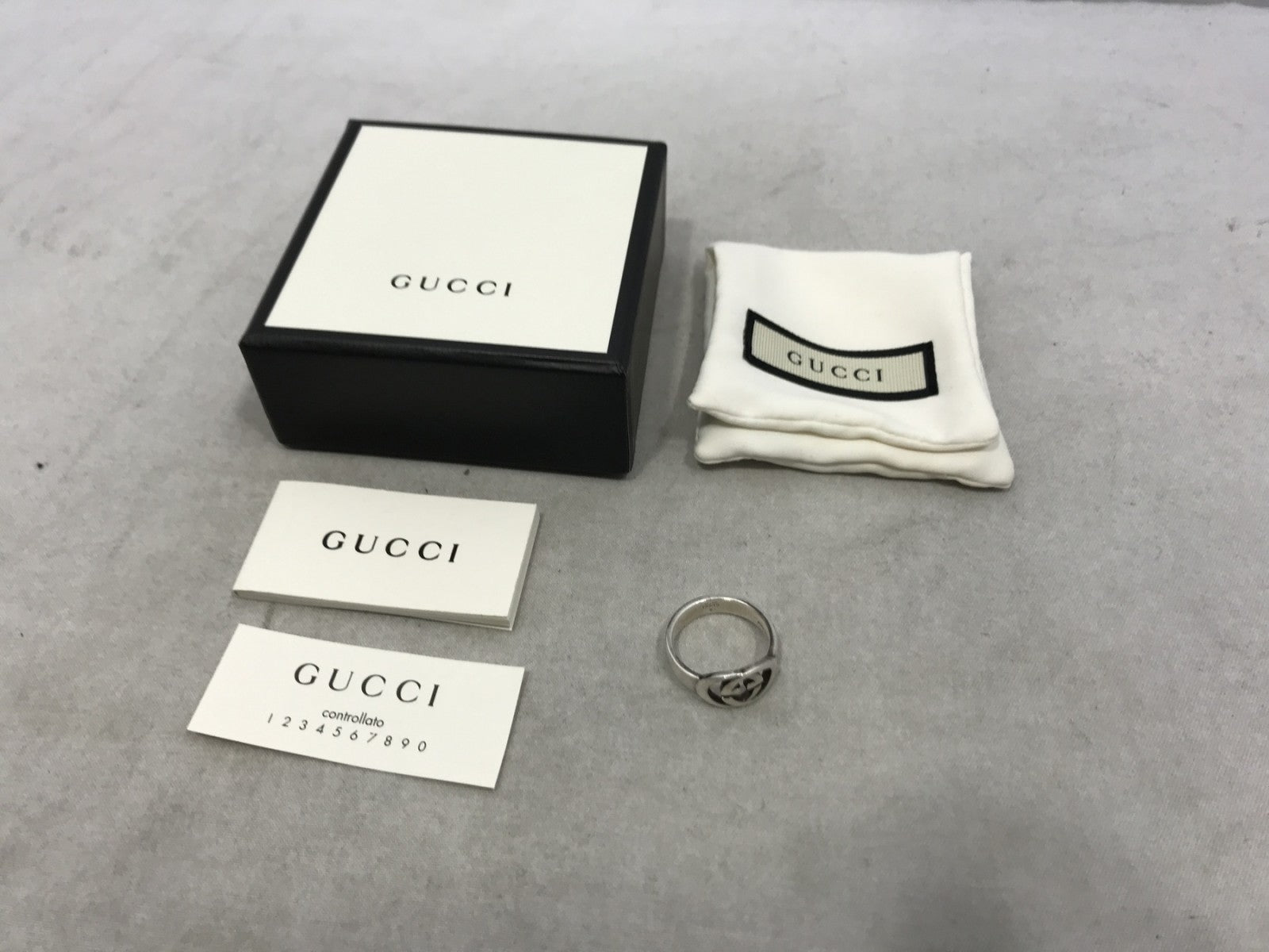 GUCCI インターロッキング シルバーリング