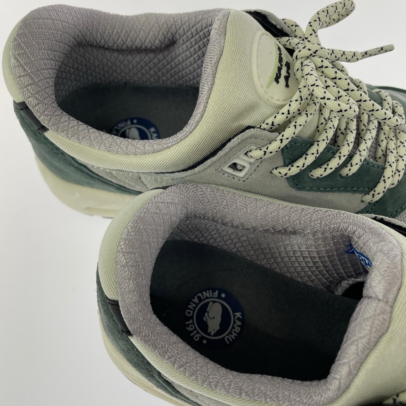 スニーカー KARHU ARIA 95