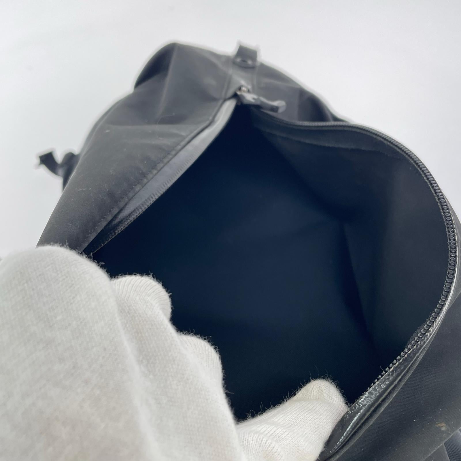 リュック・デイパック Arro 22 Buckpack 22 L ブラック