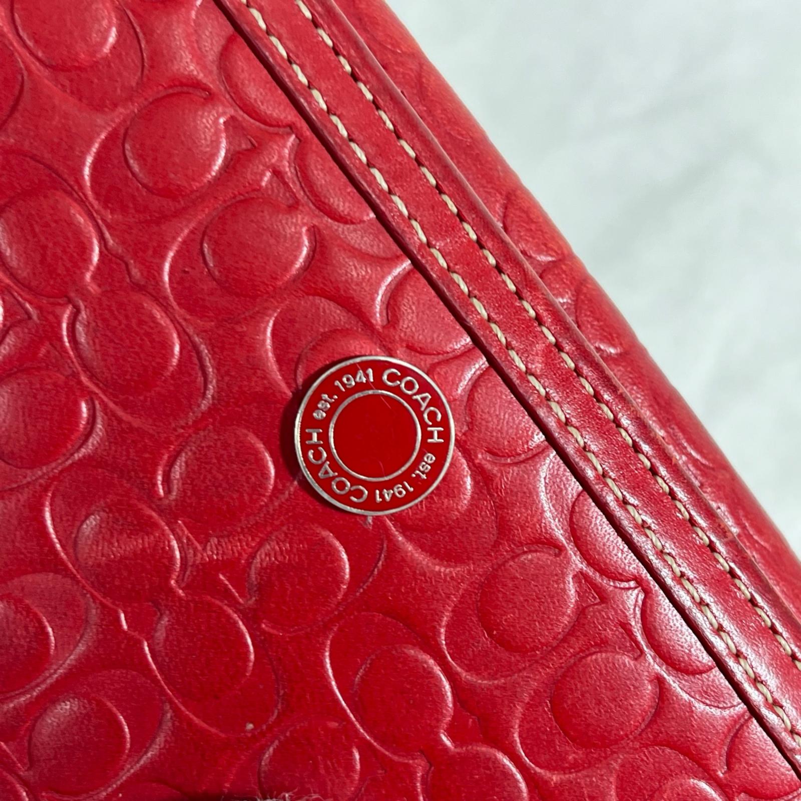 COACH シグネチャー エンボス