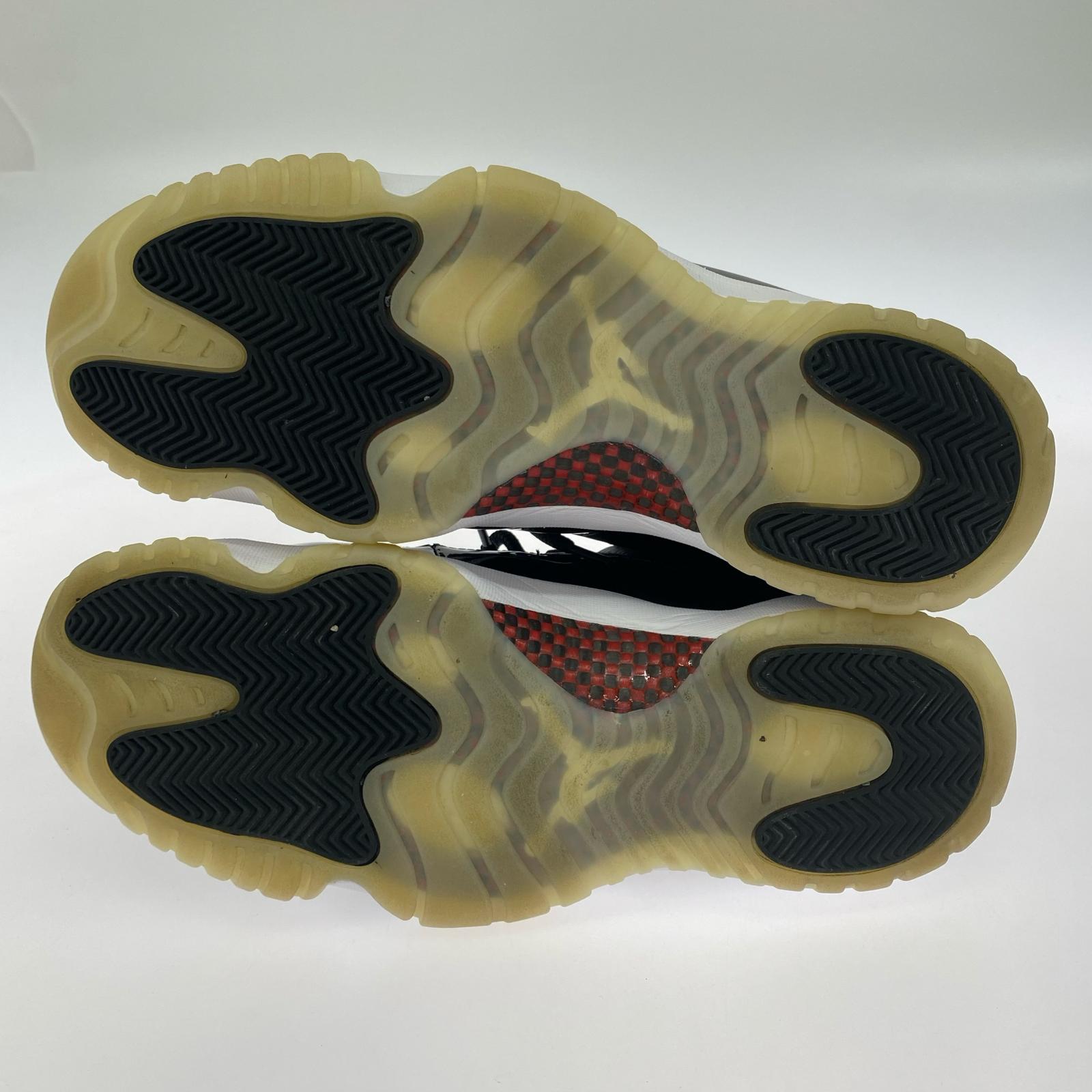 スニーカー AIR JORDAN 11 RETRO LOW AV2187-001 30CM BLK 30cm (US12 UK11 1/2 EU50) ブラック