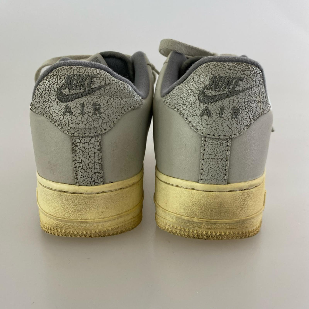 スニーカー AF1 1ローカットスニーカー グレー/白 25cm (US7 UK6 1/2 EU40) グレー